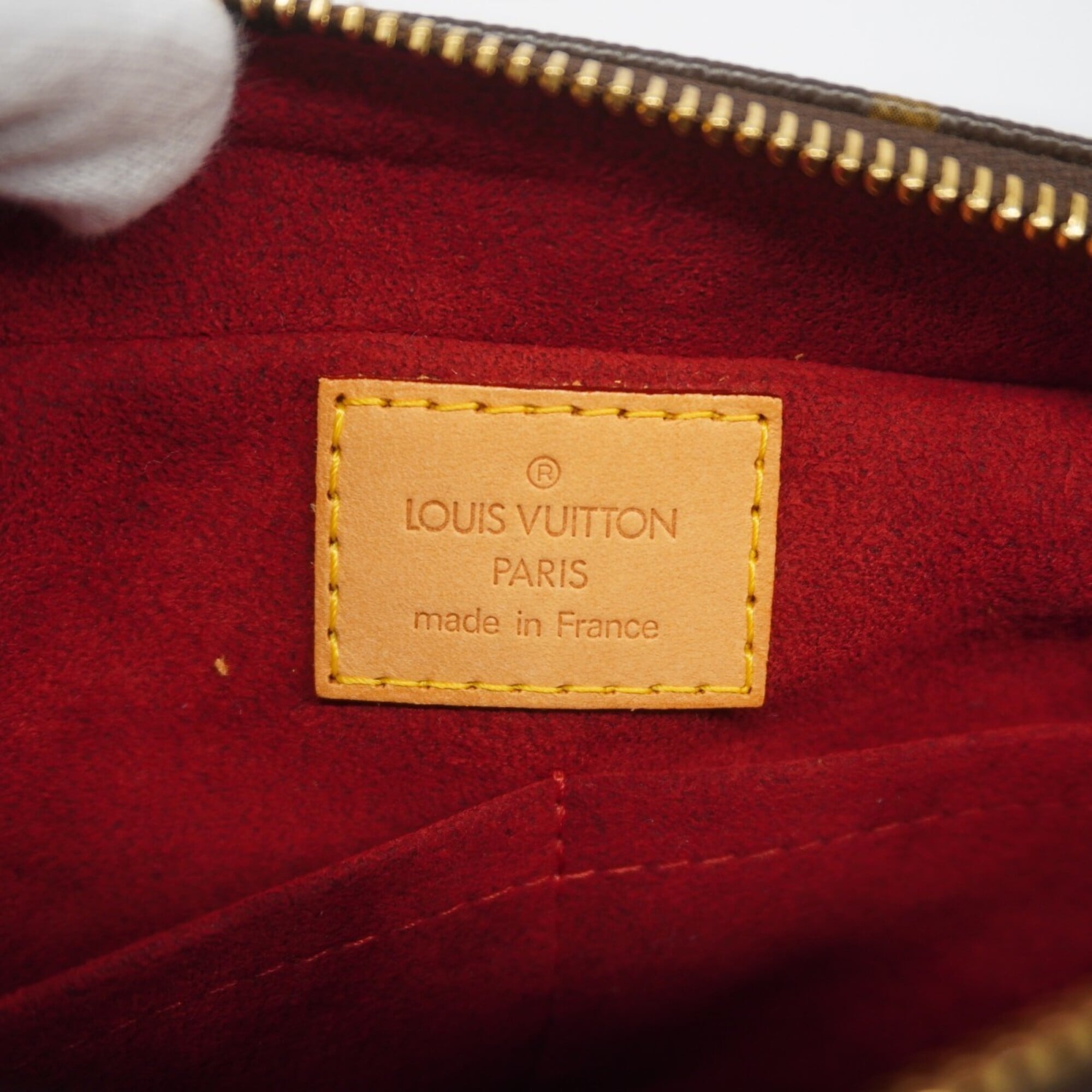Louis Vuitton Brown Shoulder Bag (Pre-Owned)