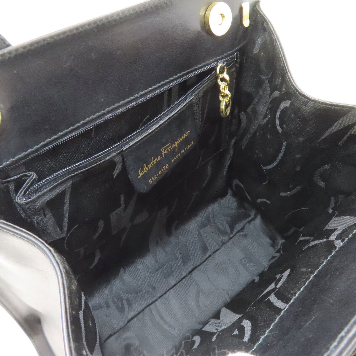 Salvatore Ferragamo Black Leather Handbag (Pre-Owned)