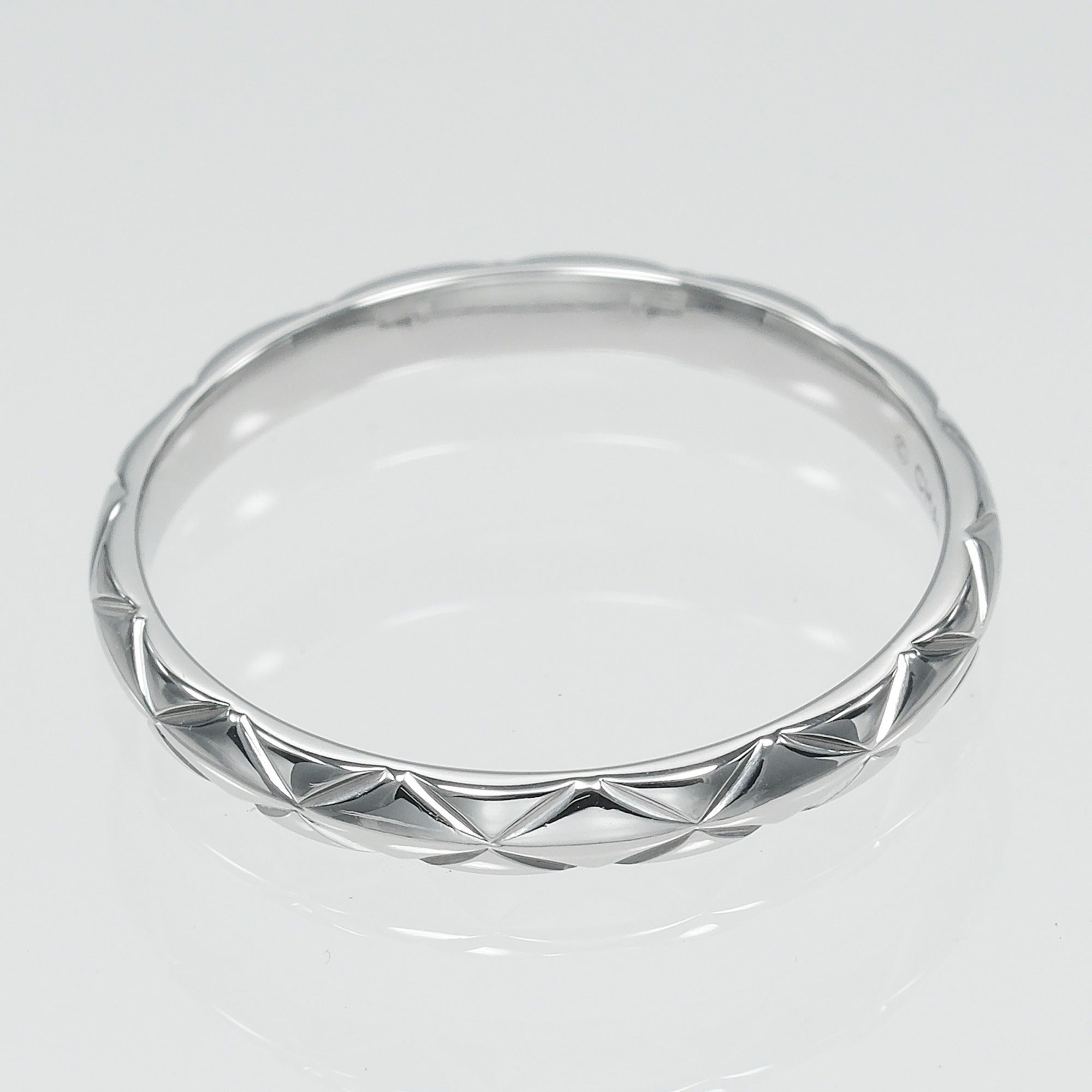 Chanel Matelasse Platinum 950 Band Ring (Pre-Owned)