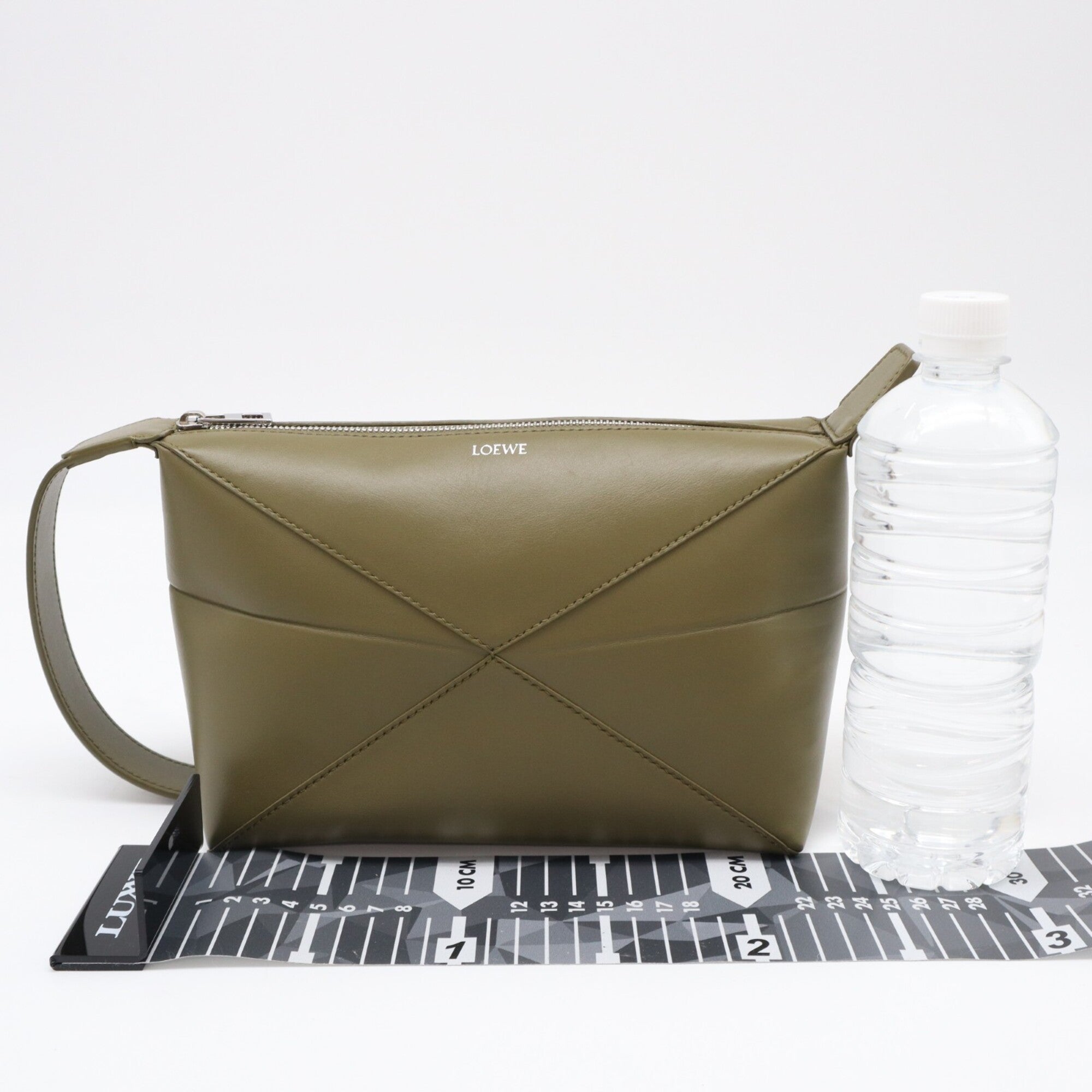 Loewe Puzzle Khaki Leather Clutch Bag (Pre-Owned)