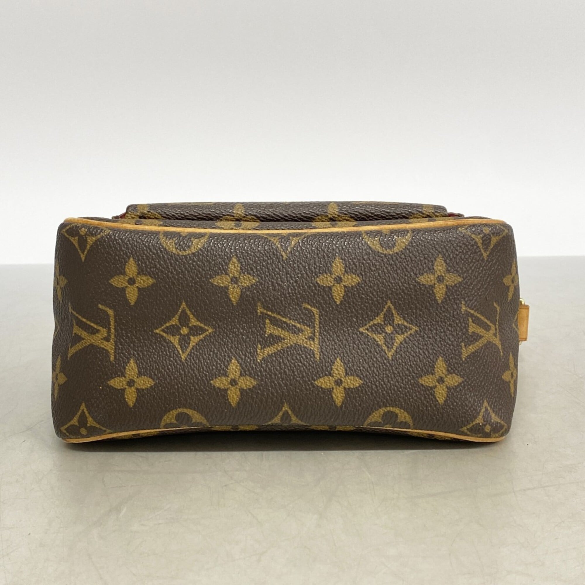 Louis Vuitton Brown Shoulder Bag (Pre-Owned)