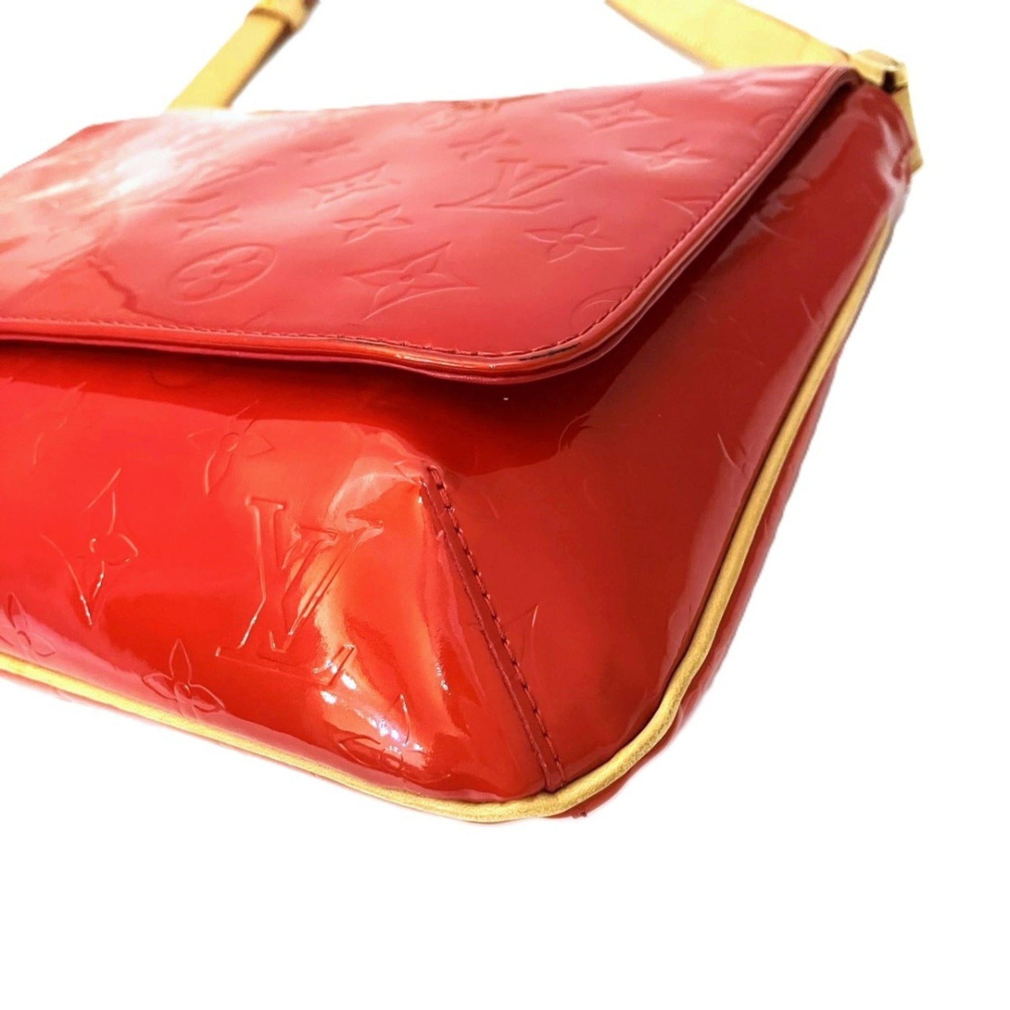 Louis Vuitton Vernis Red Color Patent Leather Shoulder Bag (Pre-Owned)