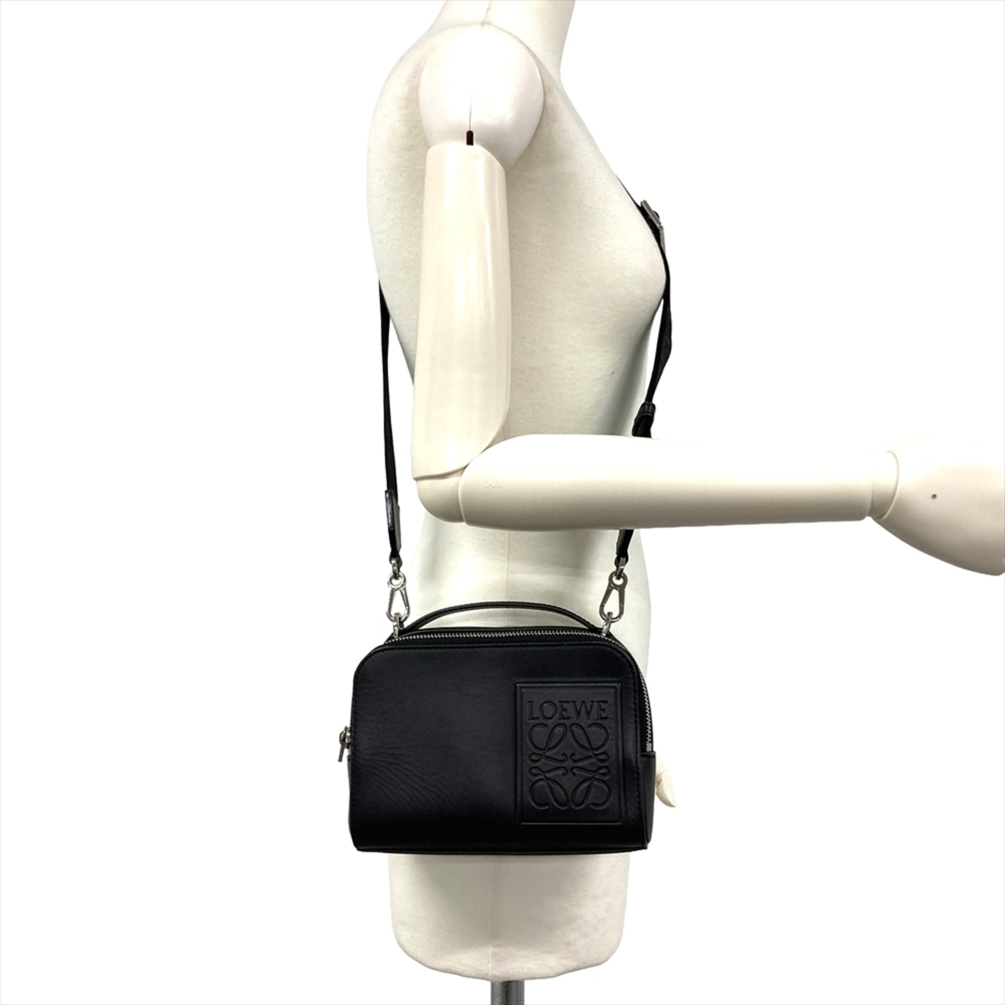 Loewe Black Shoulder Bag (Pre-Owned)