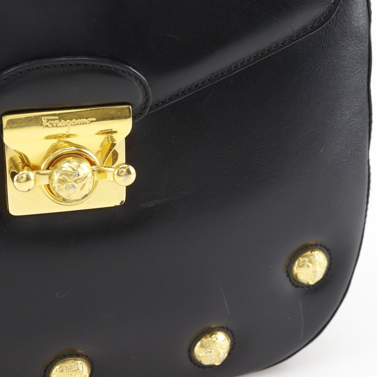 Salvatore Ferragamo Black Leather Shoulder Bag (Pre-Owned)