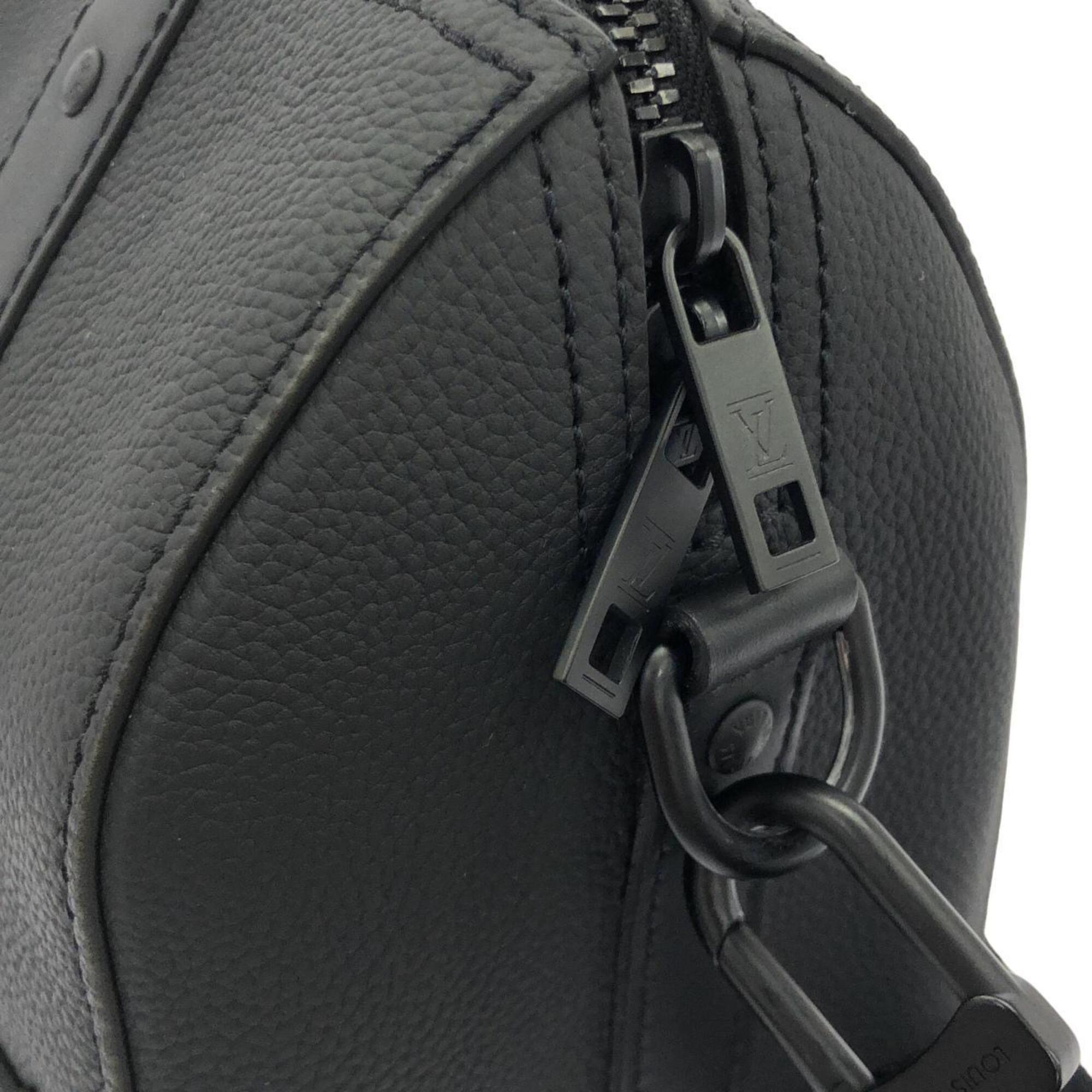 Louis Vuitton Black Leather Shoulder Bag (Pre-Owned)