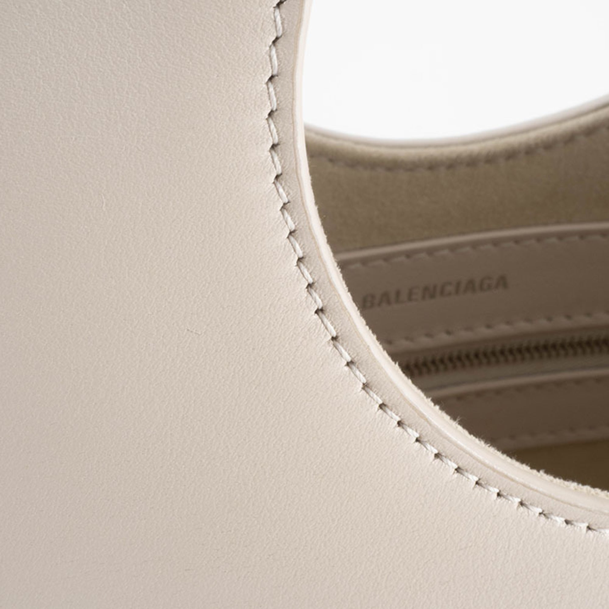 Balenciaga Cream Leather Tote Bag (Pre-Owned)