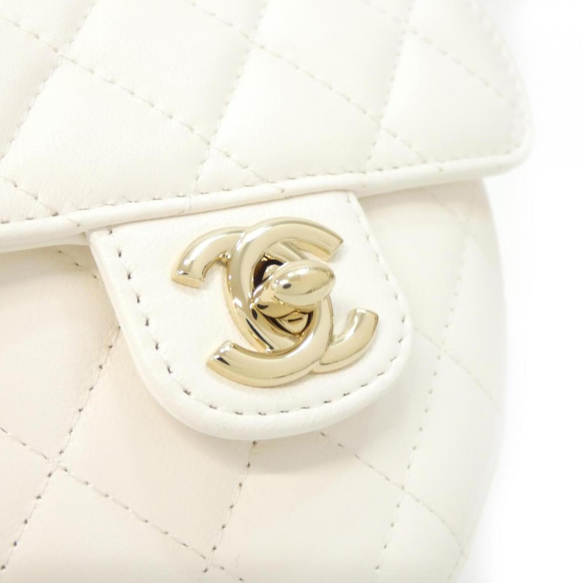 Chanel White Leather Shoulder Bag (Pre-Owned)