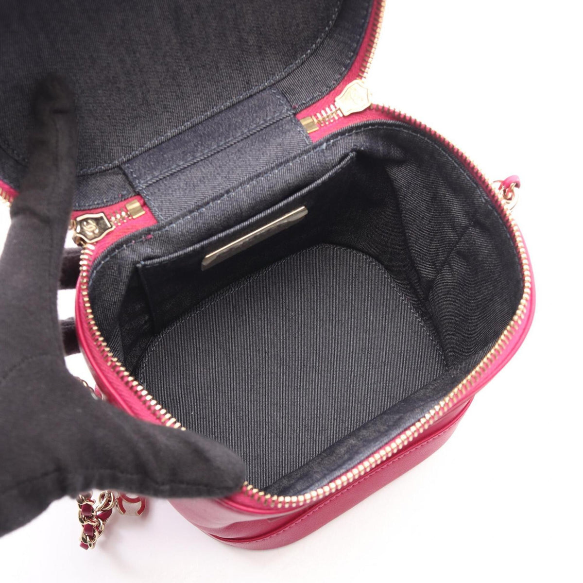 Chanel Pink Leather Handbag (Pre-Owned)