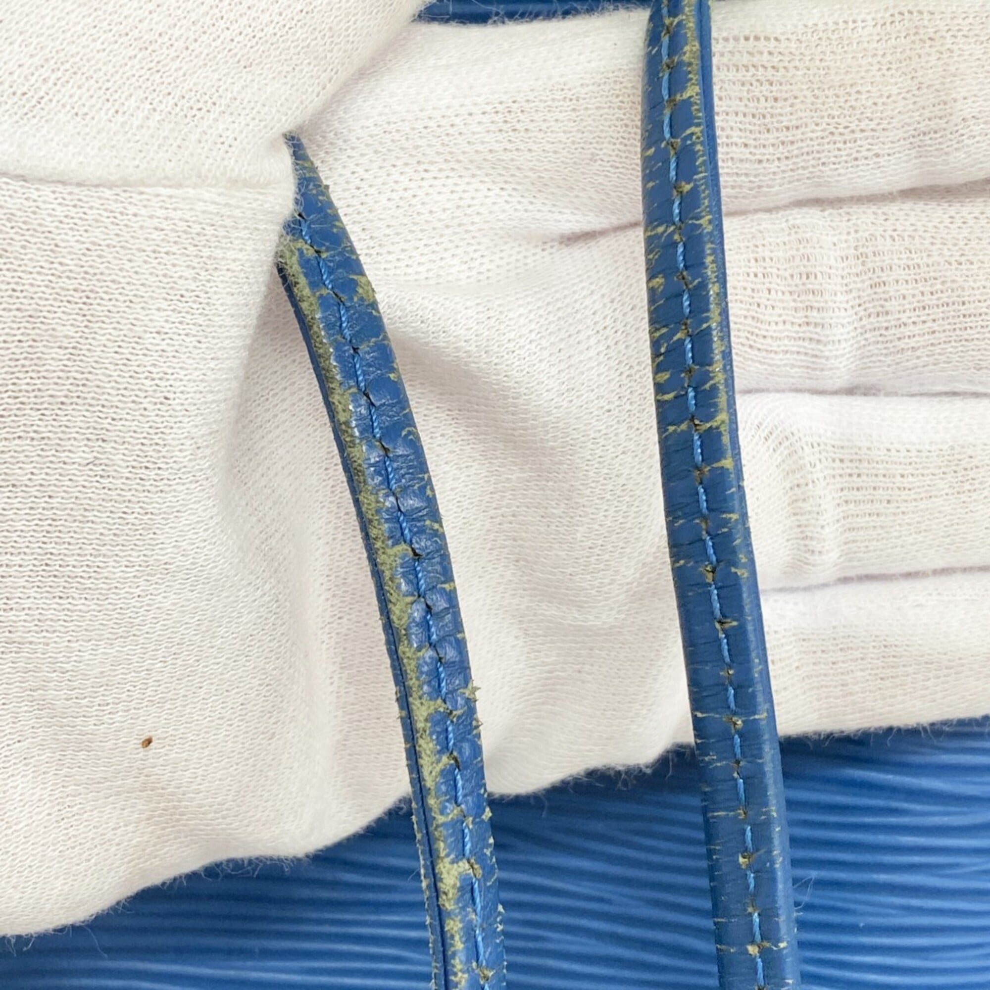 Louis Vuitton Toledo Blue Shoulder Bag (Pre-Owned)