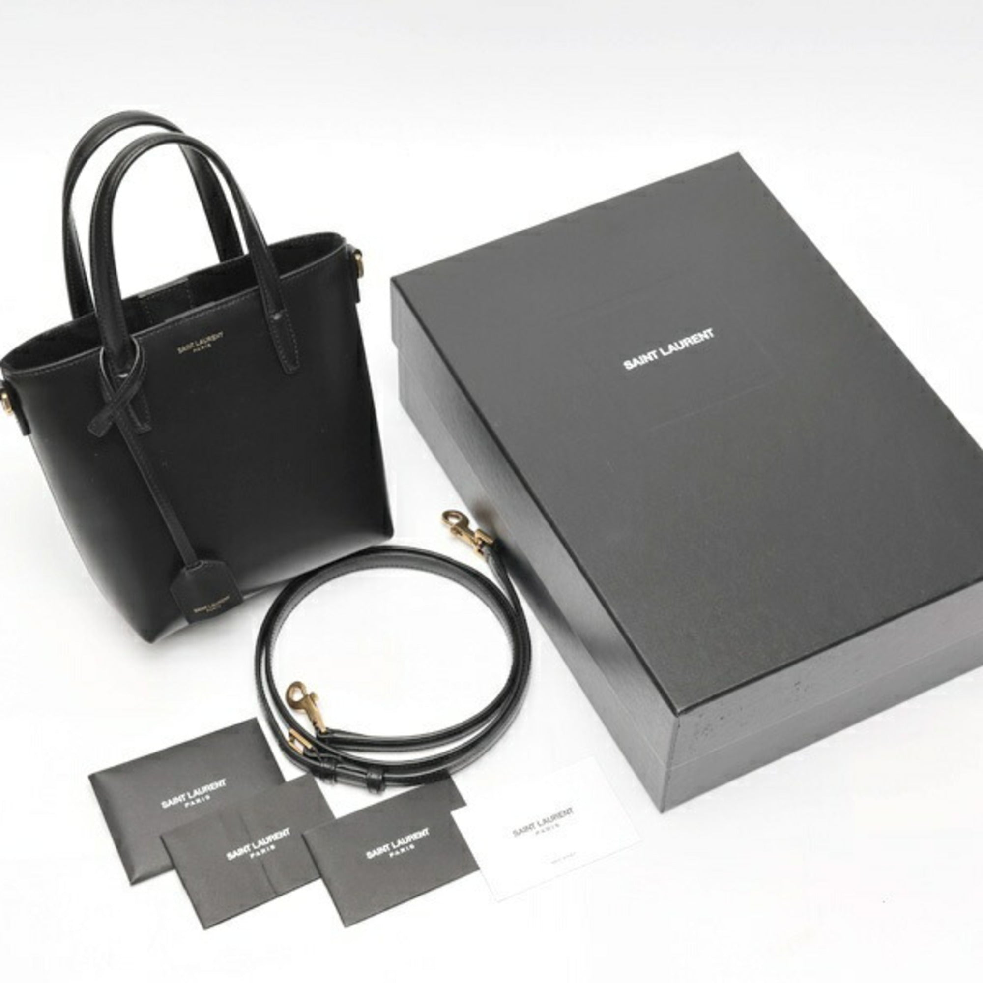 Saint Laurent Black Leather Shoulder Bag (Pre-Owned)