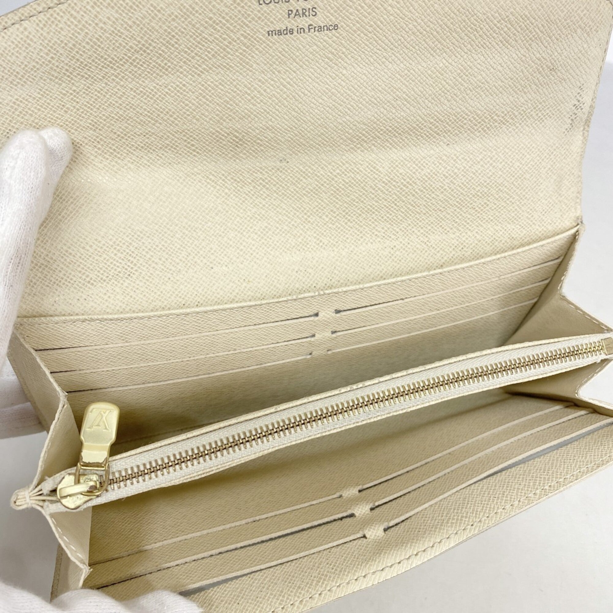 Louis Vuitton White Long Wallet (Bi-Fold) (Pre-Owned)