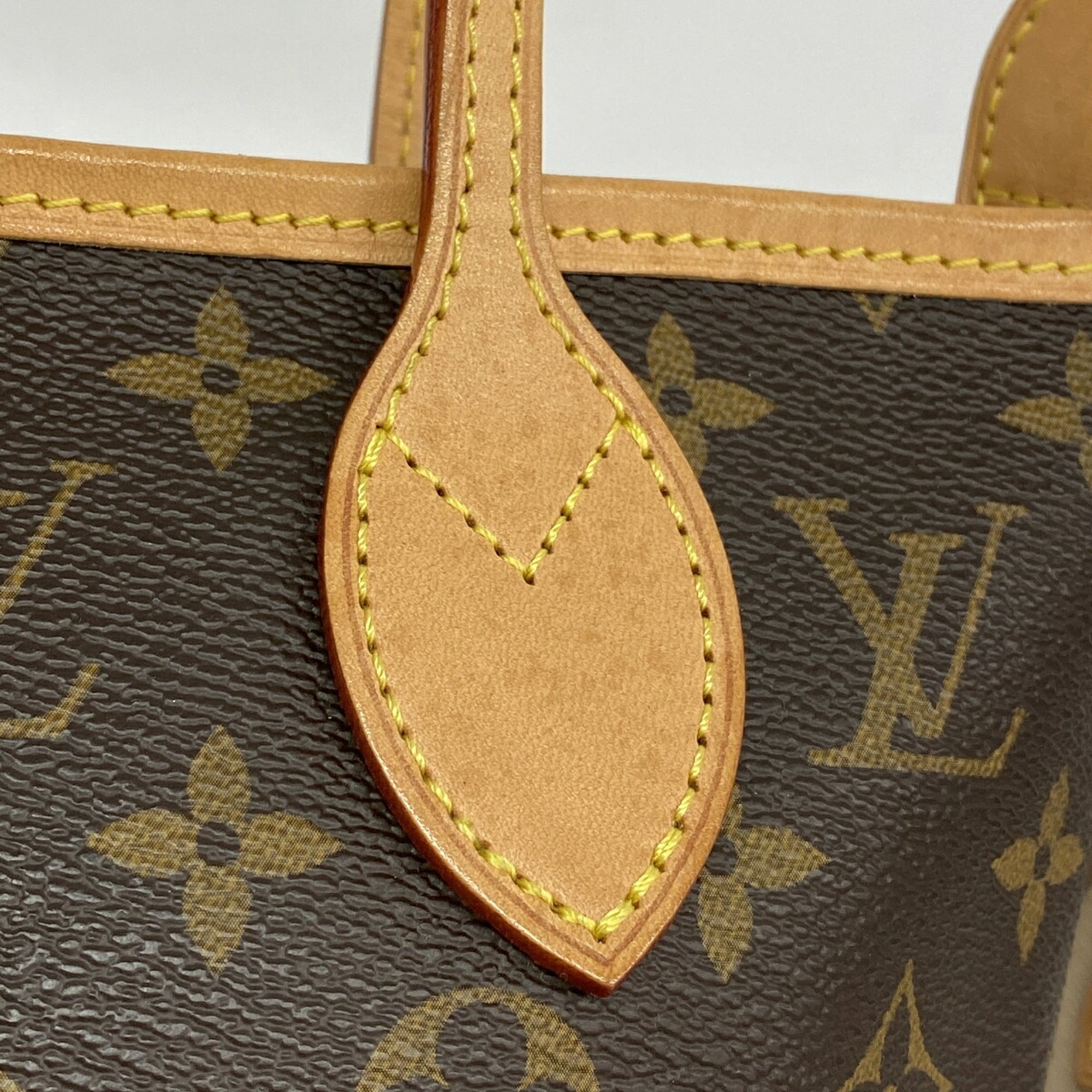 Louis Vuitton Brown Handbag (Pre-Owned)