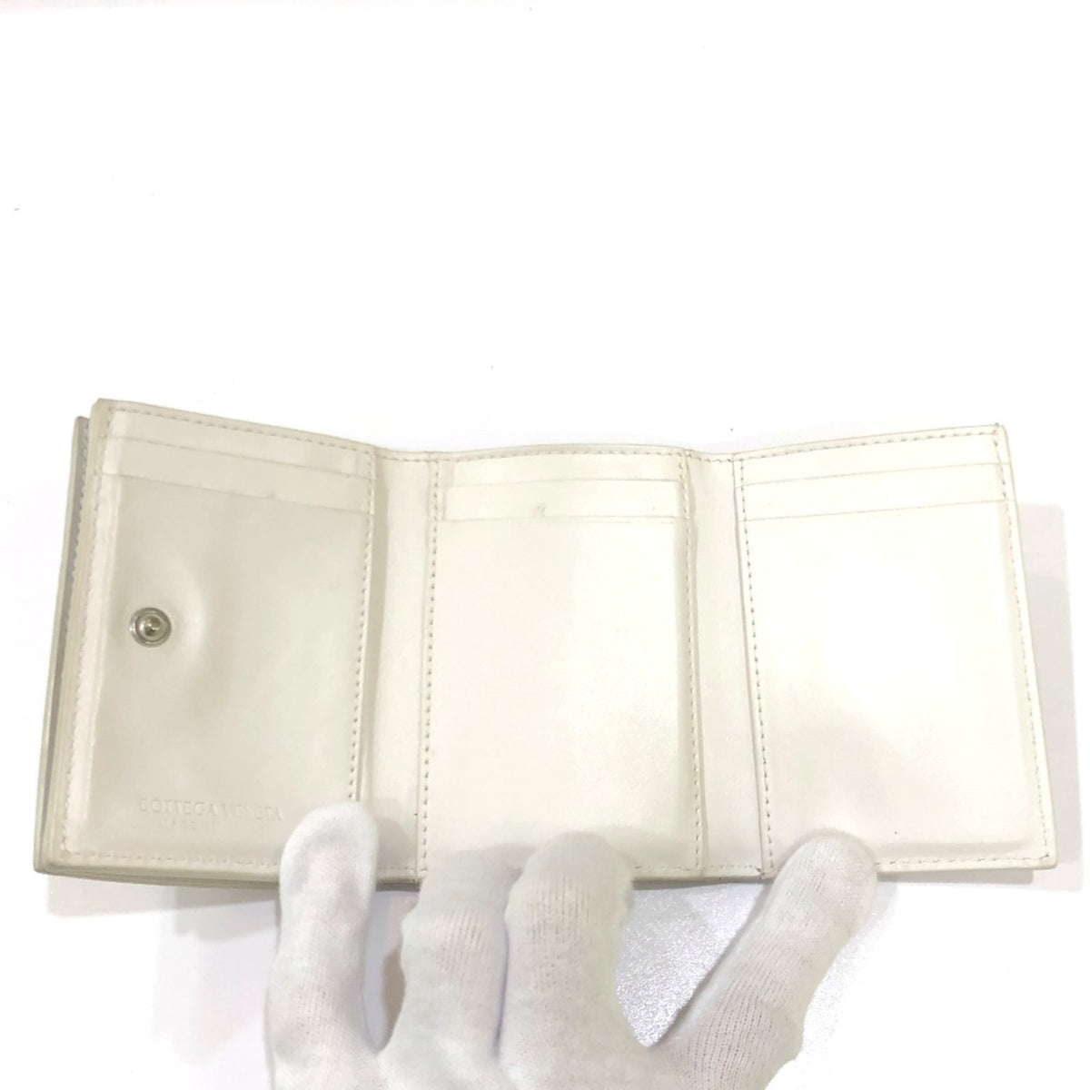 Bottega Veneta White Leather Wallet (Tri-Fold) (Pre-Owned)