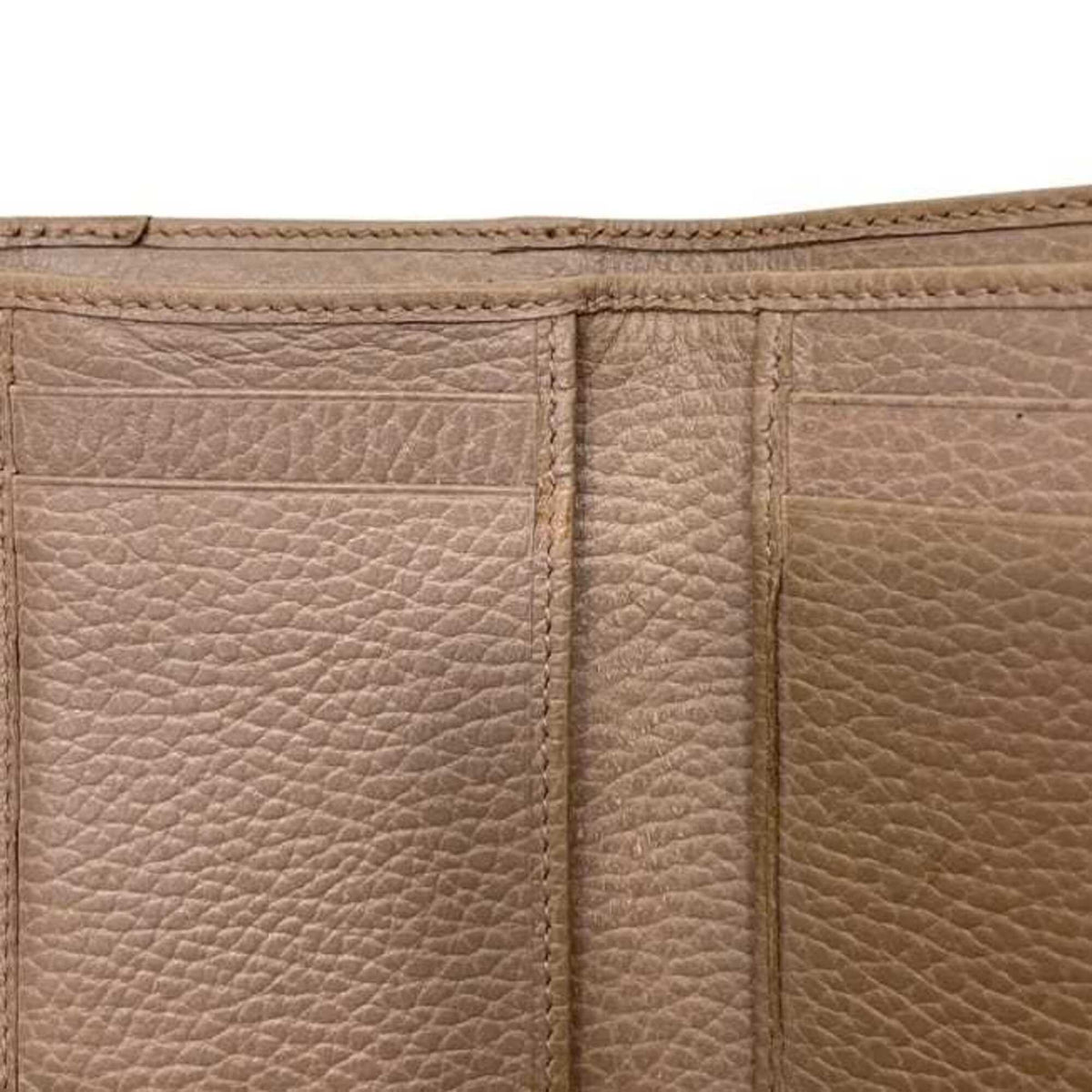 Gucci Beige Leather Wallet (Tri-Fold) (Pre-Owned)