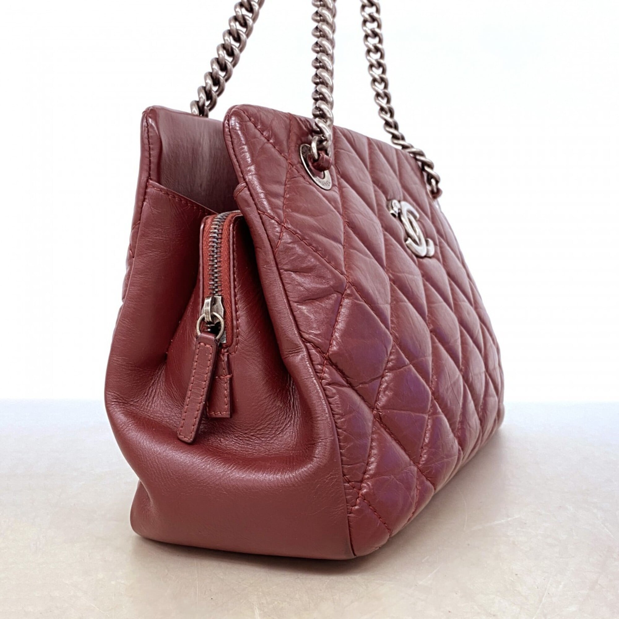 Chanel Bordeaux Leather Tote Bag (Pre-Owned)