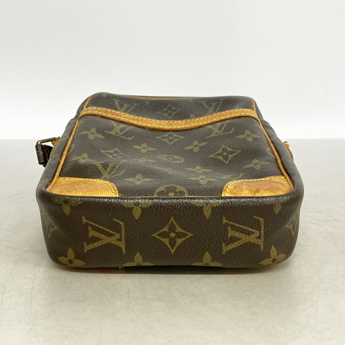 Louis Vuitton Brown Shoulder Bag (Pre-Owned)