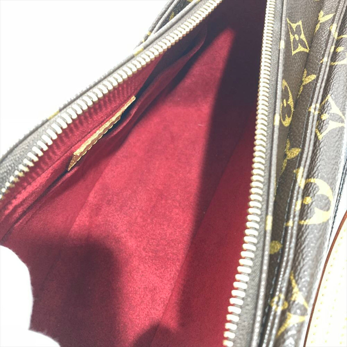 Louis Vuitton Brown Monogram Monogram Shoulder Bag (Pre-Owned)