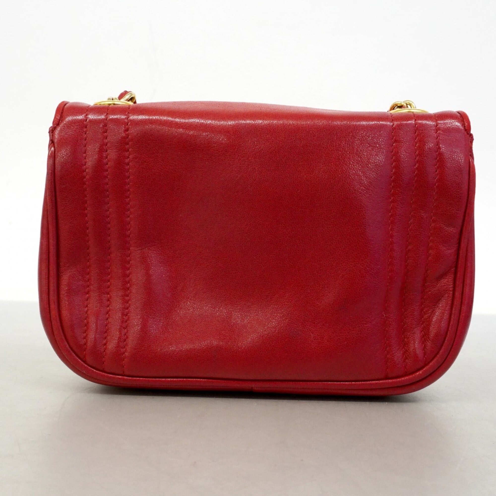 Chanel Red Color Leather Shoulder Bag (Pre-Owned)