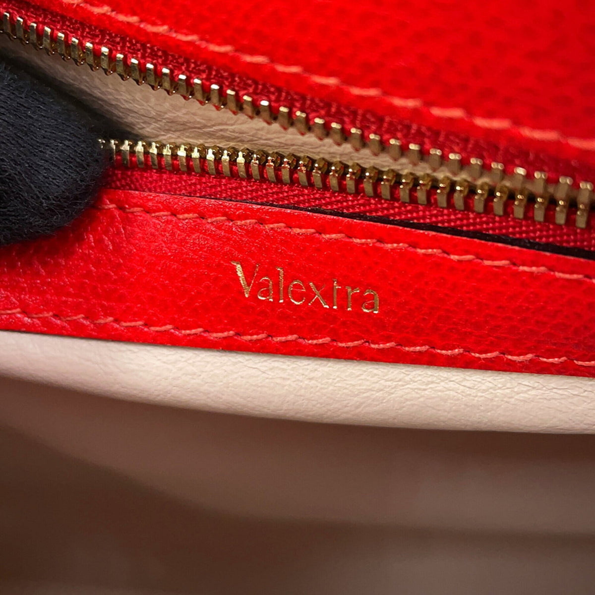 Valextra Red Color Leather Handbag (Pre-Owned)