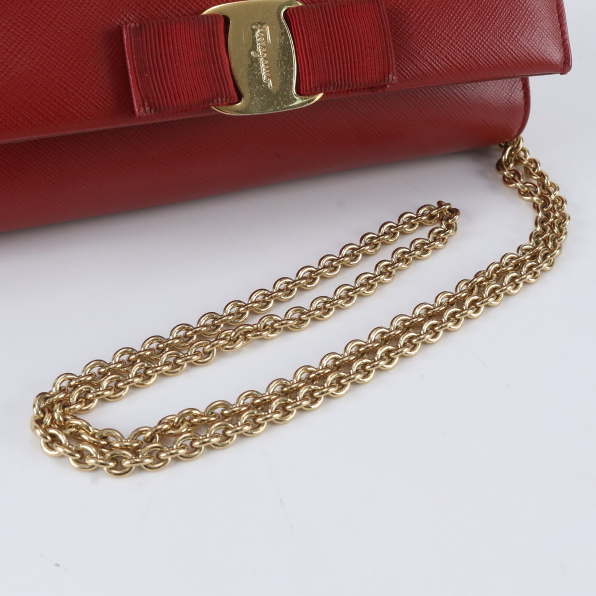 Salvatore Ferragamo Red Color Leather Shoulder Bag (Pre-Owned)