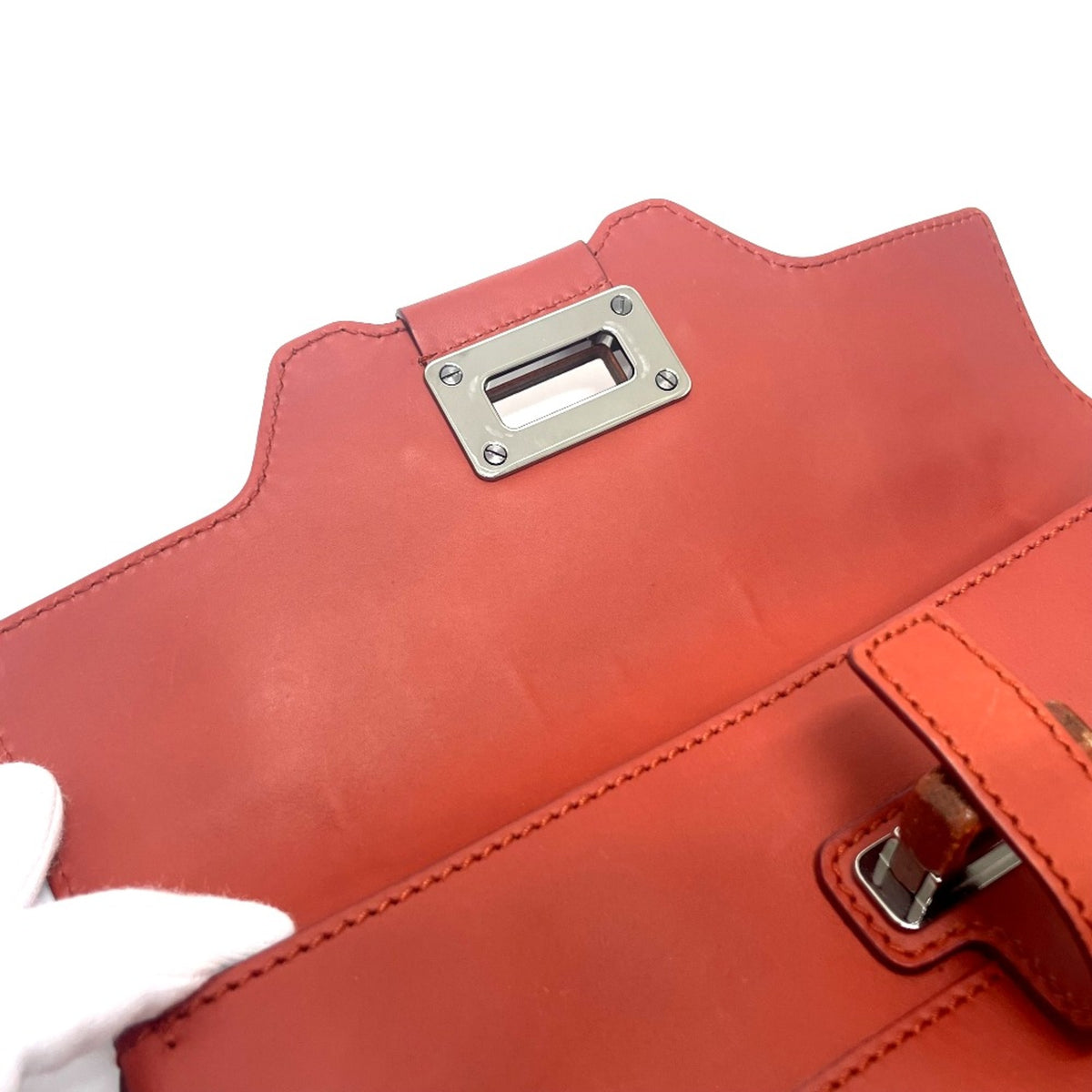 Salvatore Ferragamo Red Leather Handbag (Pre-Owned)