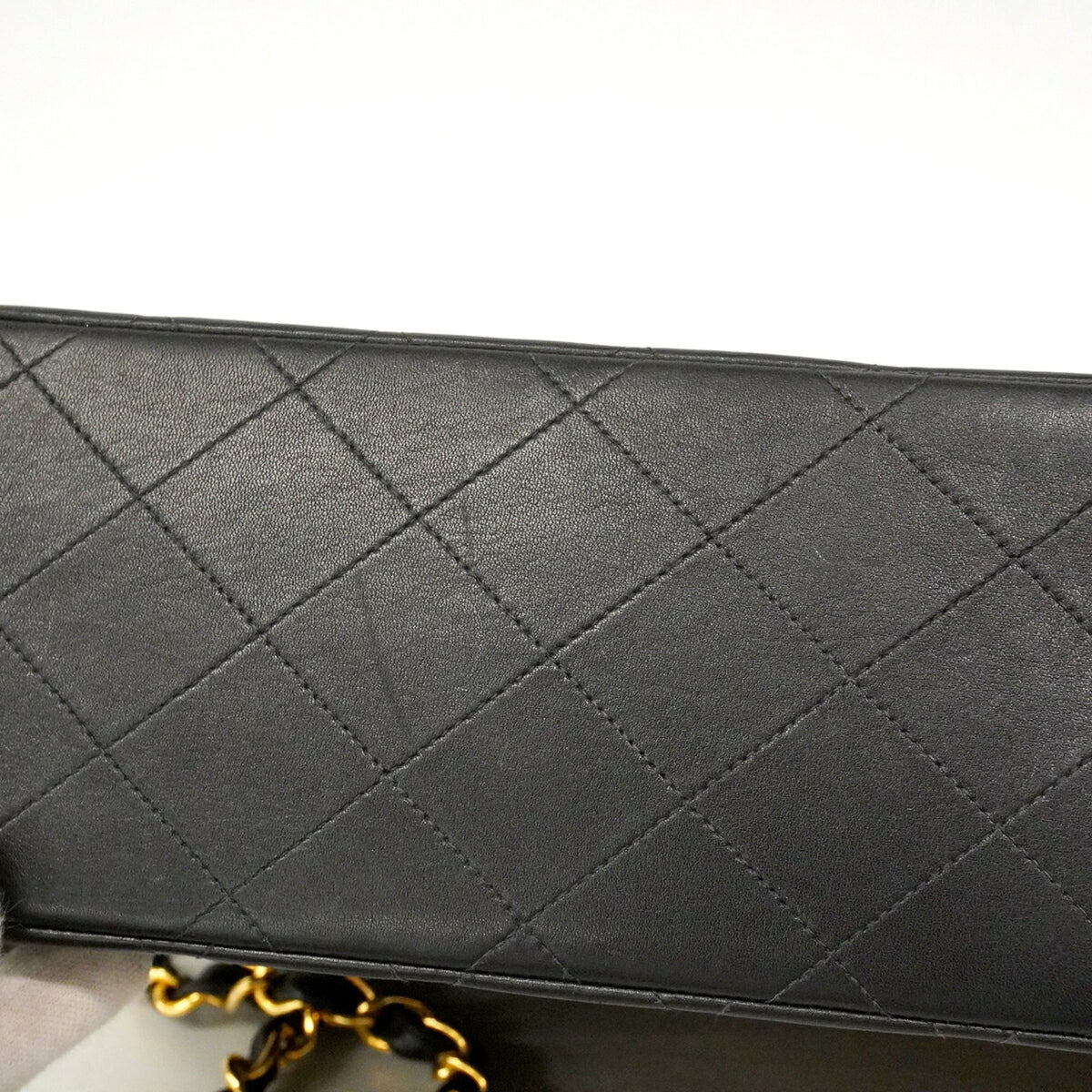 Chanel Black Leather Shoulder Bag (Pre-Owned)