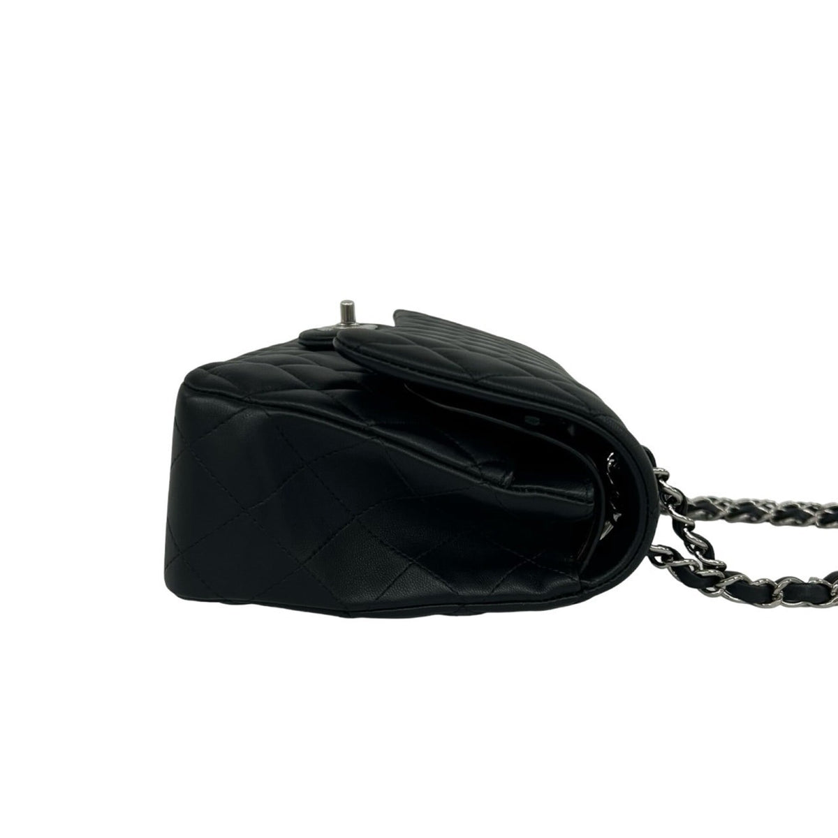 Chanel Black Leather Shoulder Bag (Pre-Owned)