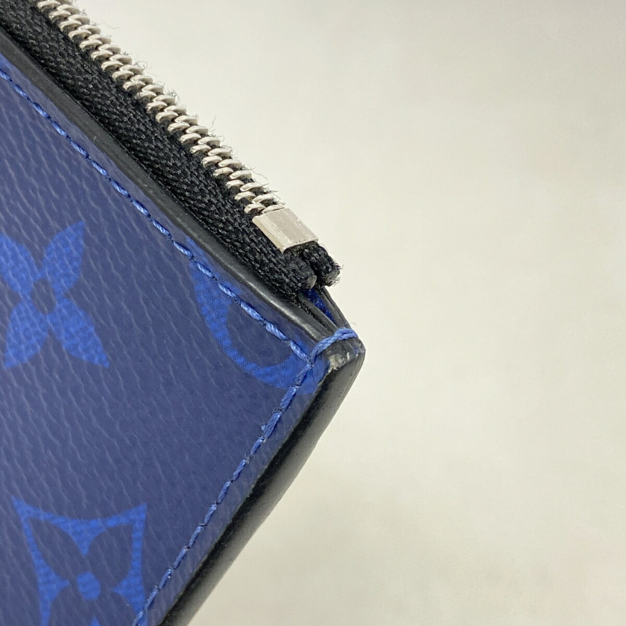 Louis Vuitton Cobalt Coin Purse/Coin Case (Pre-Owned)