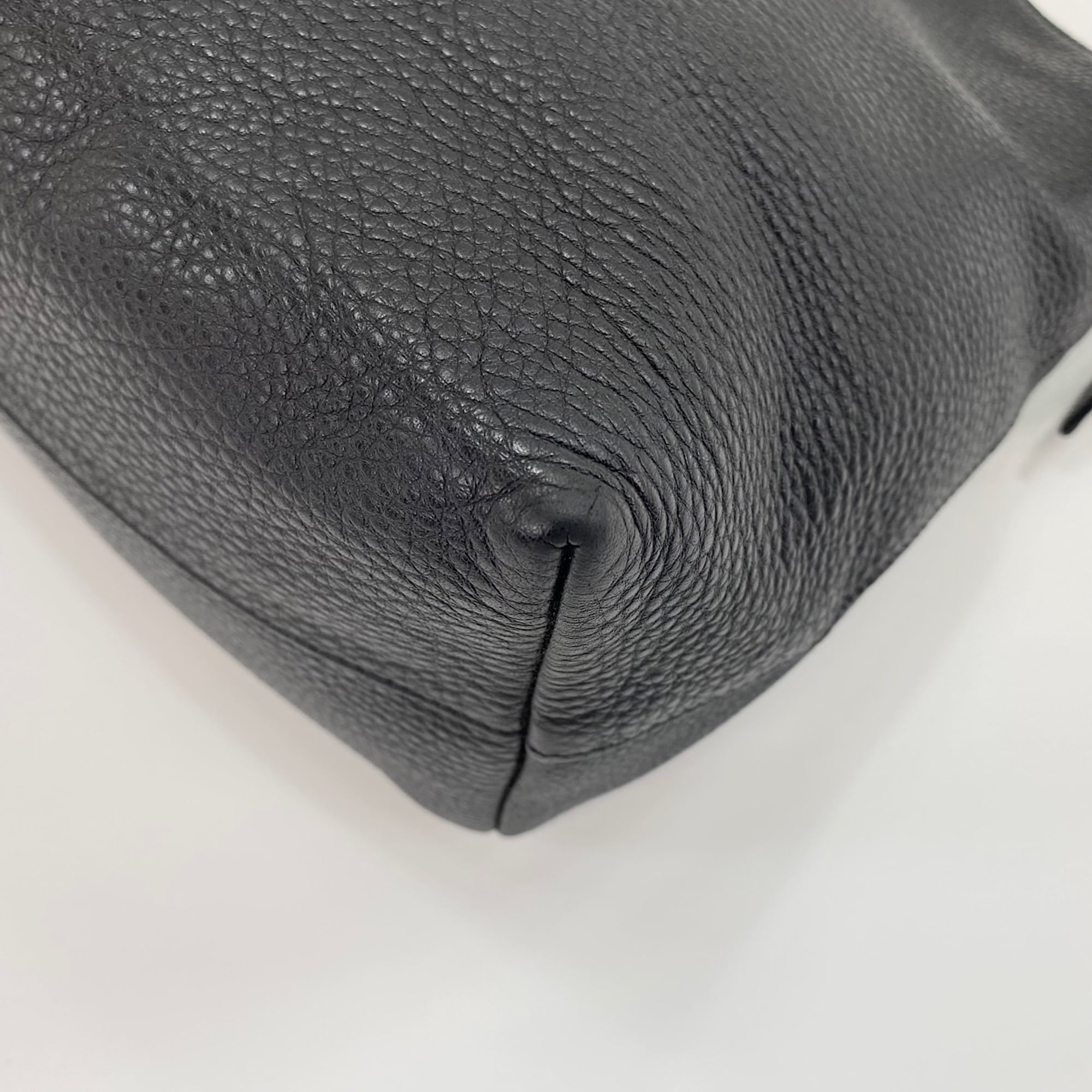 Prada Black Handbag (Pre-Owned)