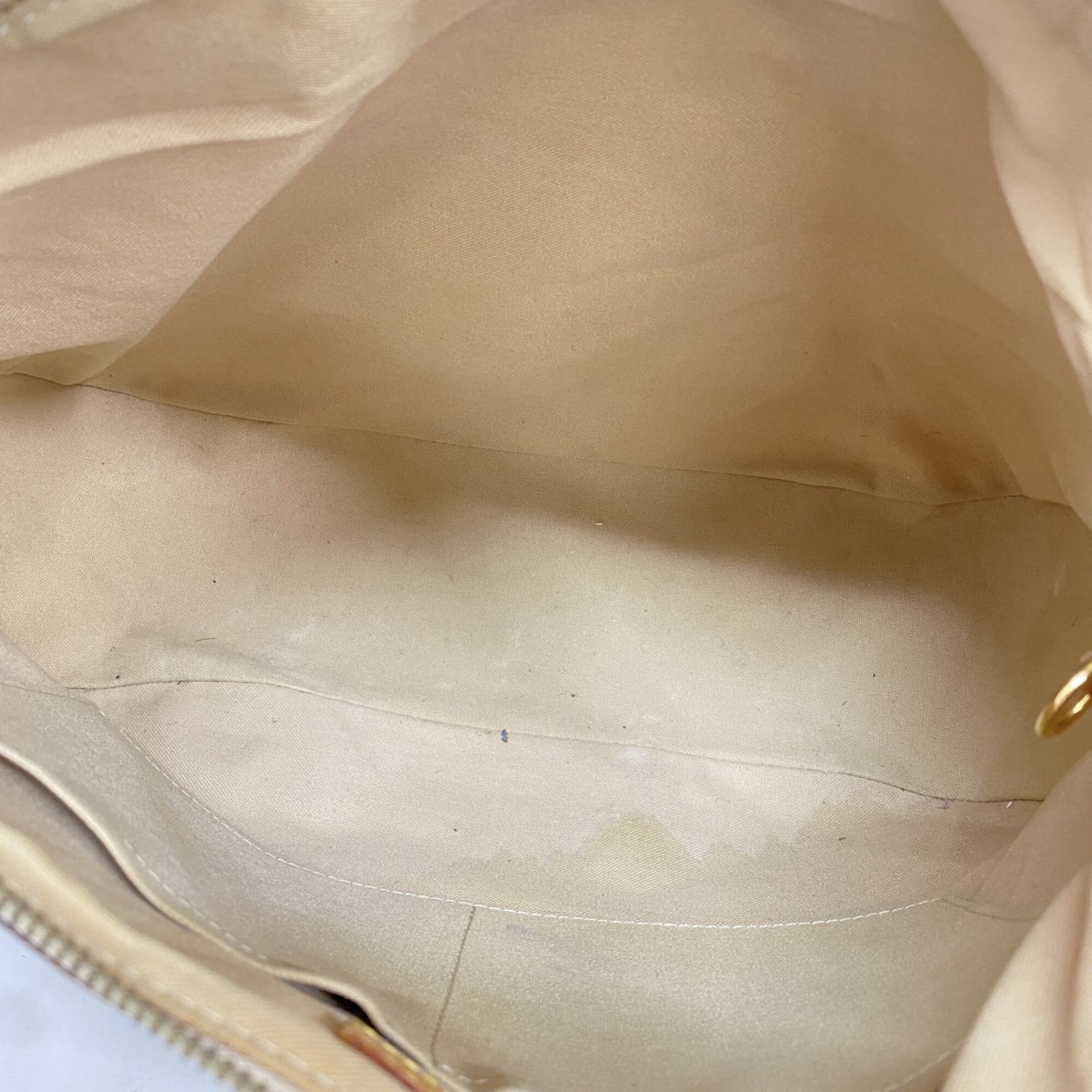 Louis Vuitton White Shoulder Bag (Pre-Owned)