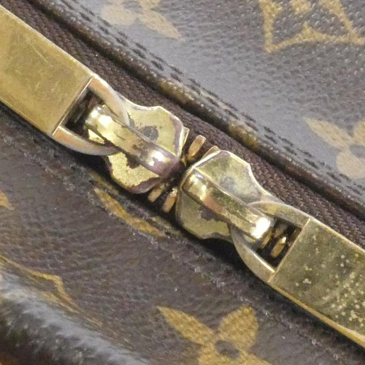 Louis Vuitton Brown Coated Canvas Shoulder Bag (Pre-Owned)