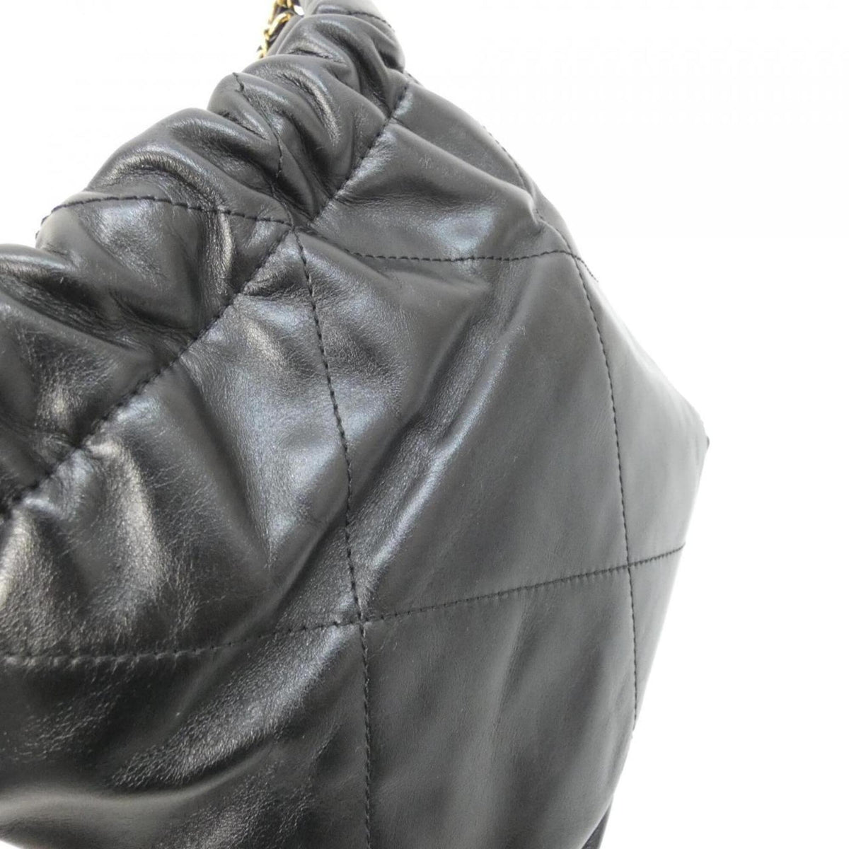Chanel Black Leather Handbag (Pre-Owned)