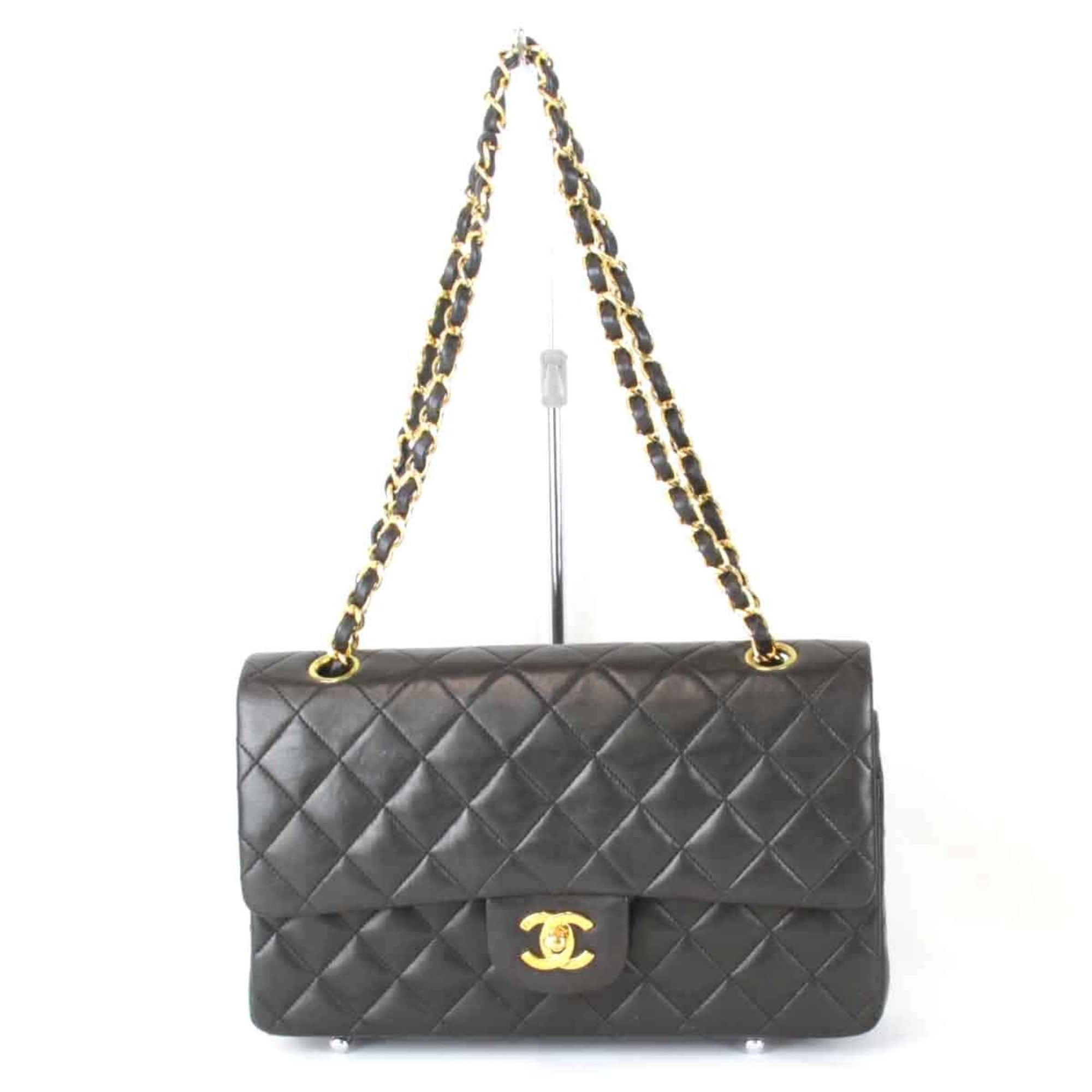 Chanel Black Leather Shoulder Bag (Pre-Owned)