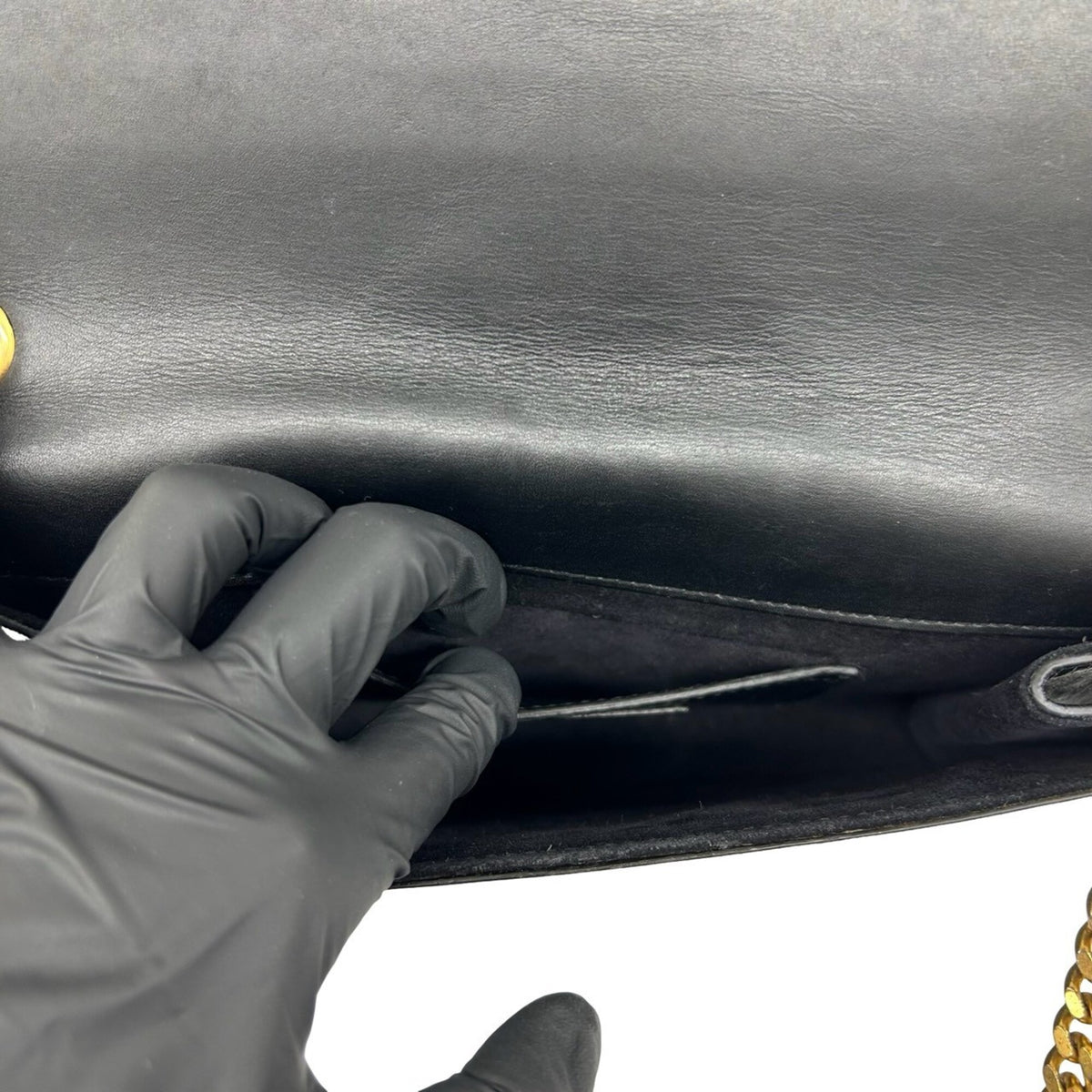 Yves Saint Laurent Black Leather Pochette Shoulder Bag (Pre-Owned)