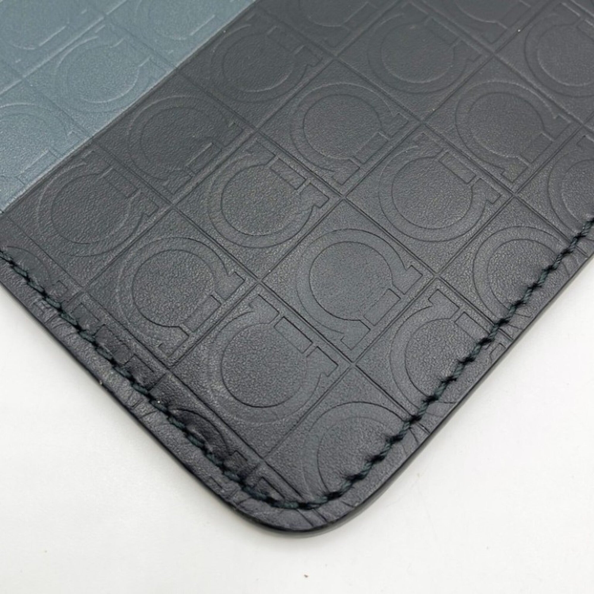 Salvatore Ferragamo Black Gray Leather Clutch Bag (Pre-Owned)