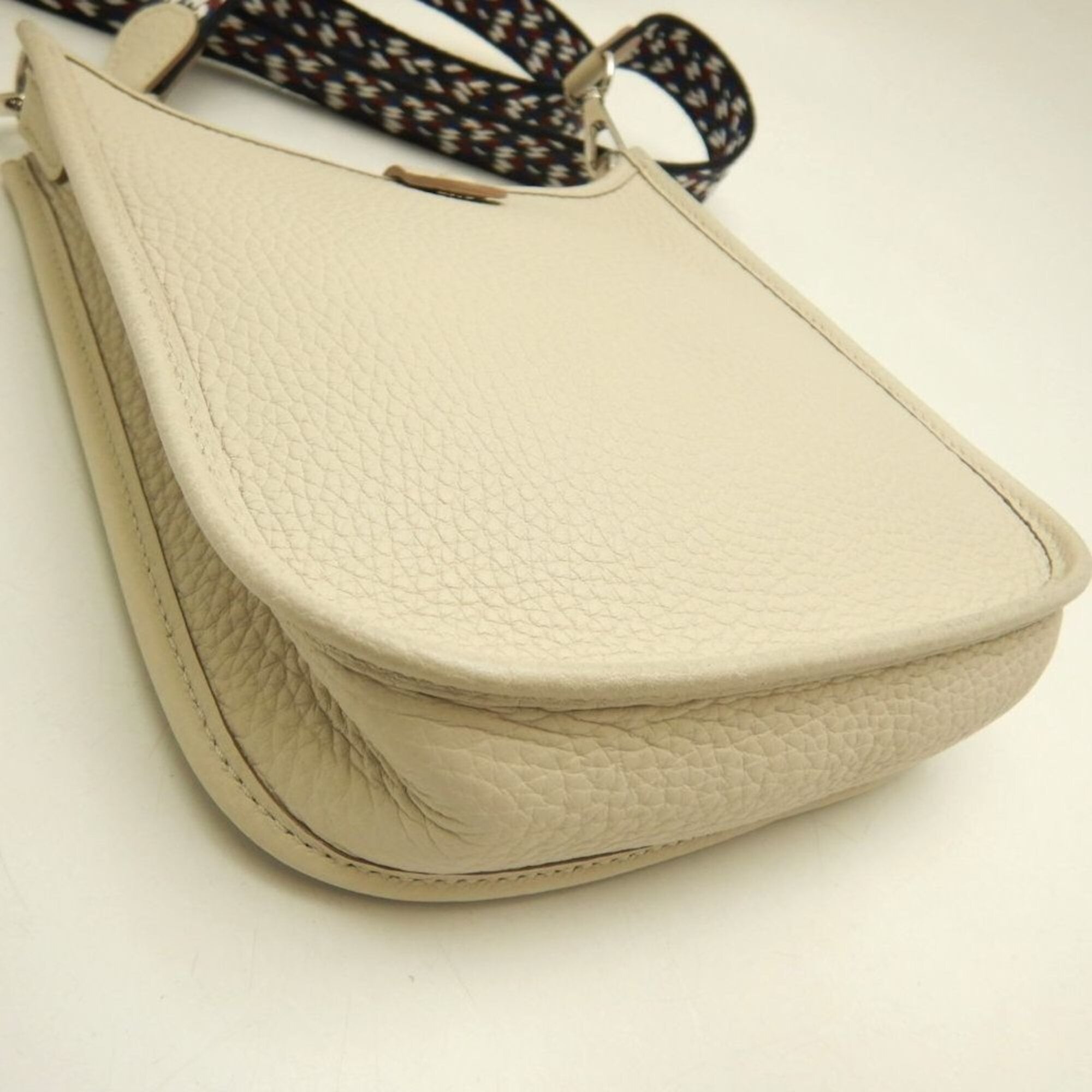 Hermes Silver Taurillon Clemence Leather Shoulder Bag (Pre-Owned)