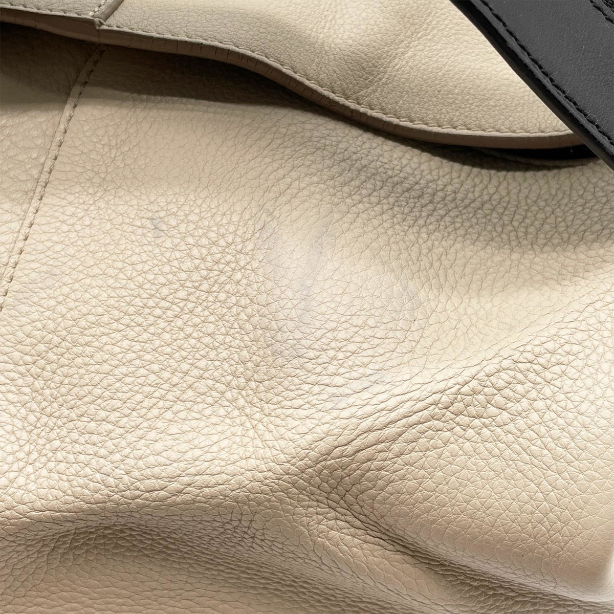 Loewe Beige Black Leather Handbag (Pre-Owned)