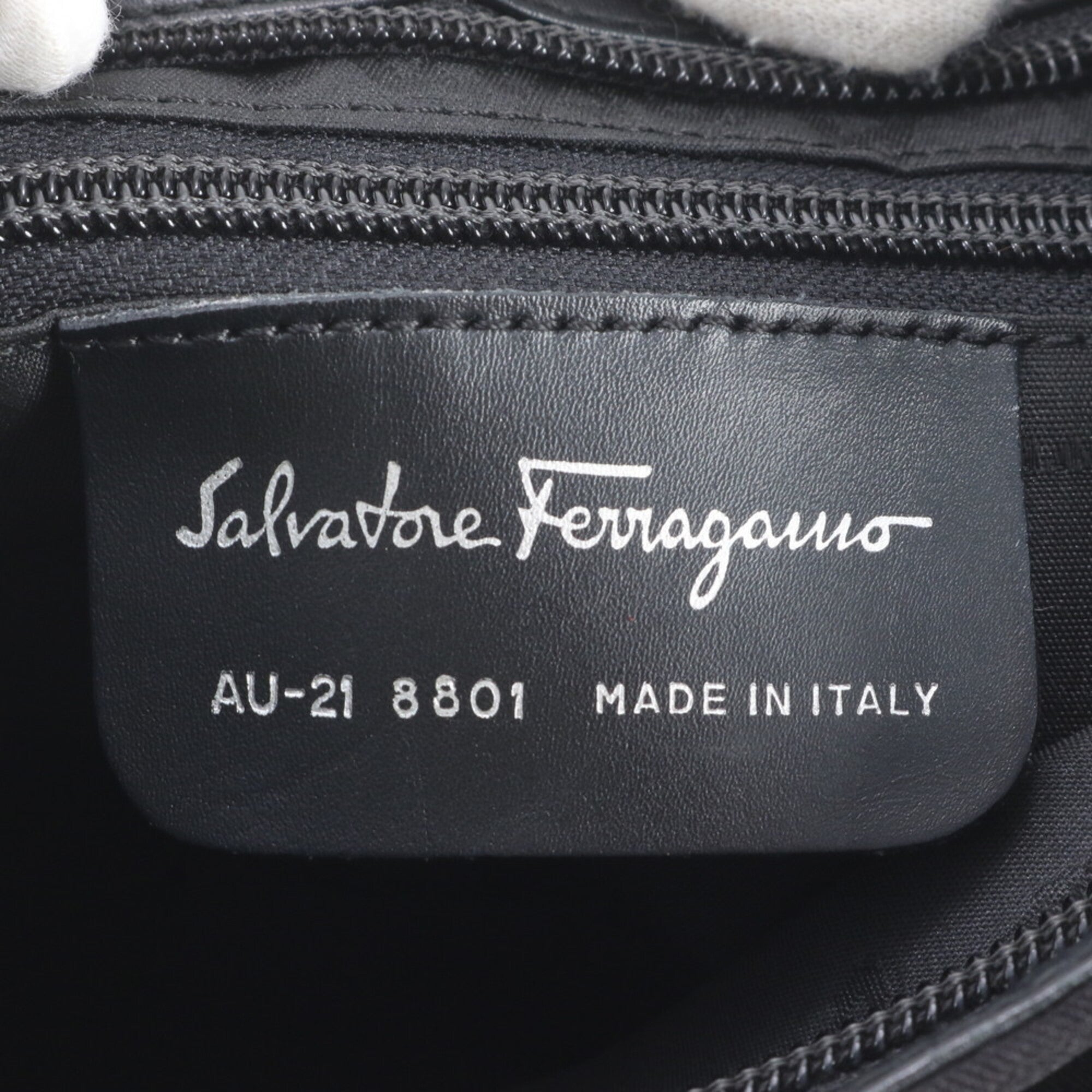Salvatore Ferragamo Black Shoulder Bag (Pre-Owned)