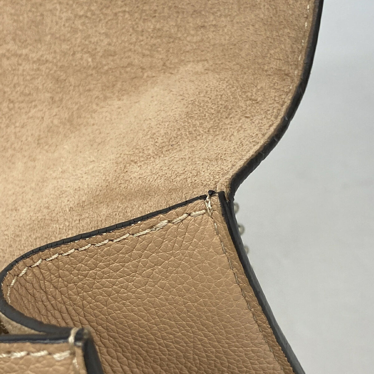 Louis Vuitton Beige Shoulder Bag (Pre-Owned)