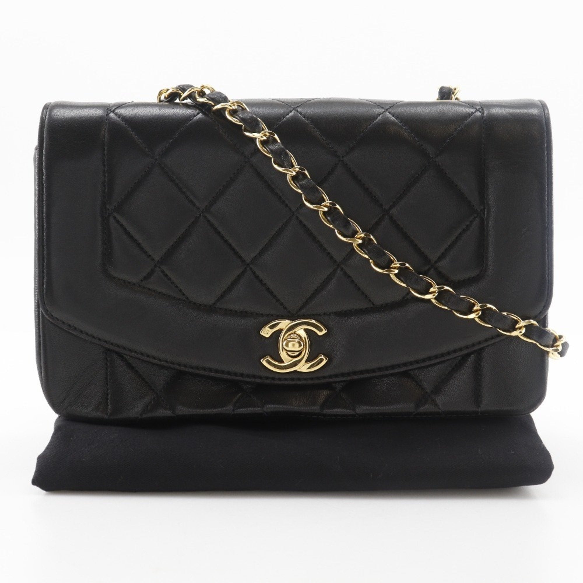 Chanel Matelasse Black Leather Shoulder Bag (Pre-Owned)