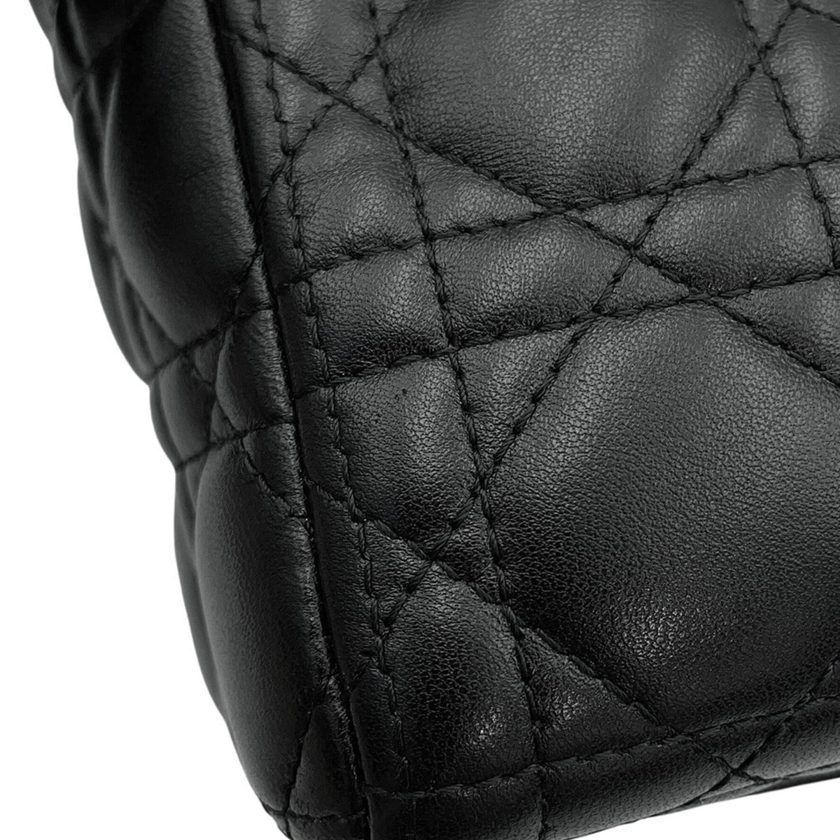 Christian Dior Black Leather Handbag (Pre-Owned)