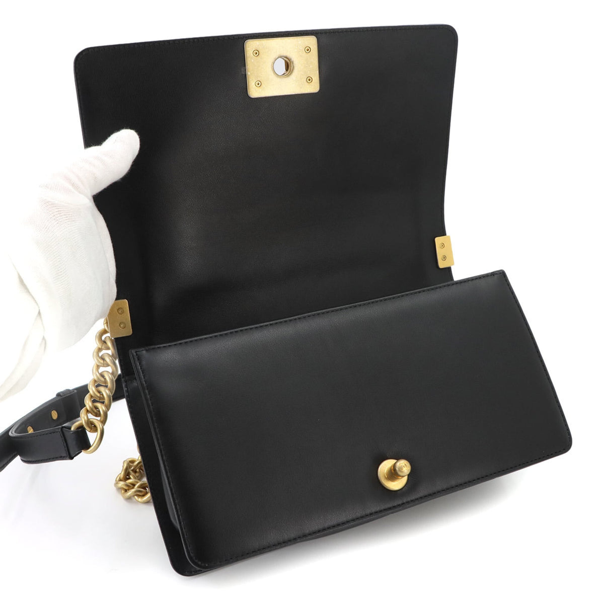 Chanel Black Leather Handbag Shoulder Bag (Pre-Owned)