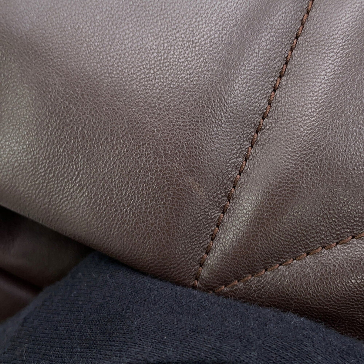 Yves Saint Laurent Gold Leather Shoulder Bag (Pre-Owned)
