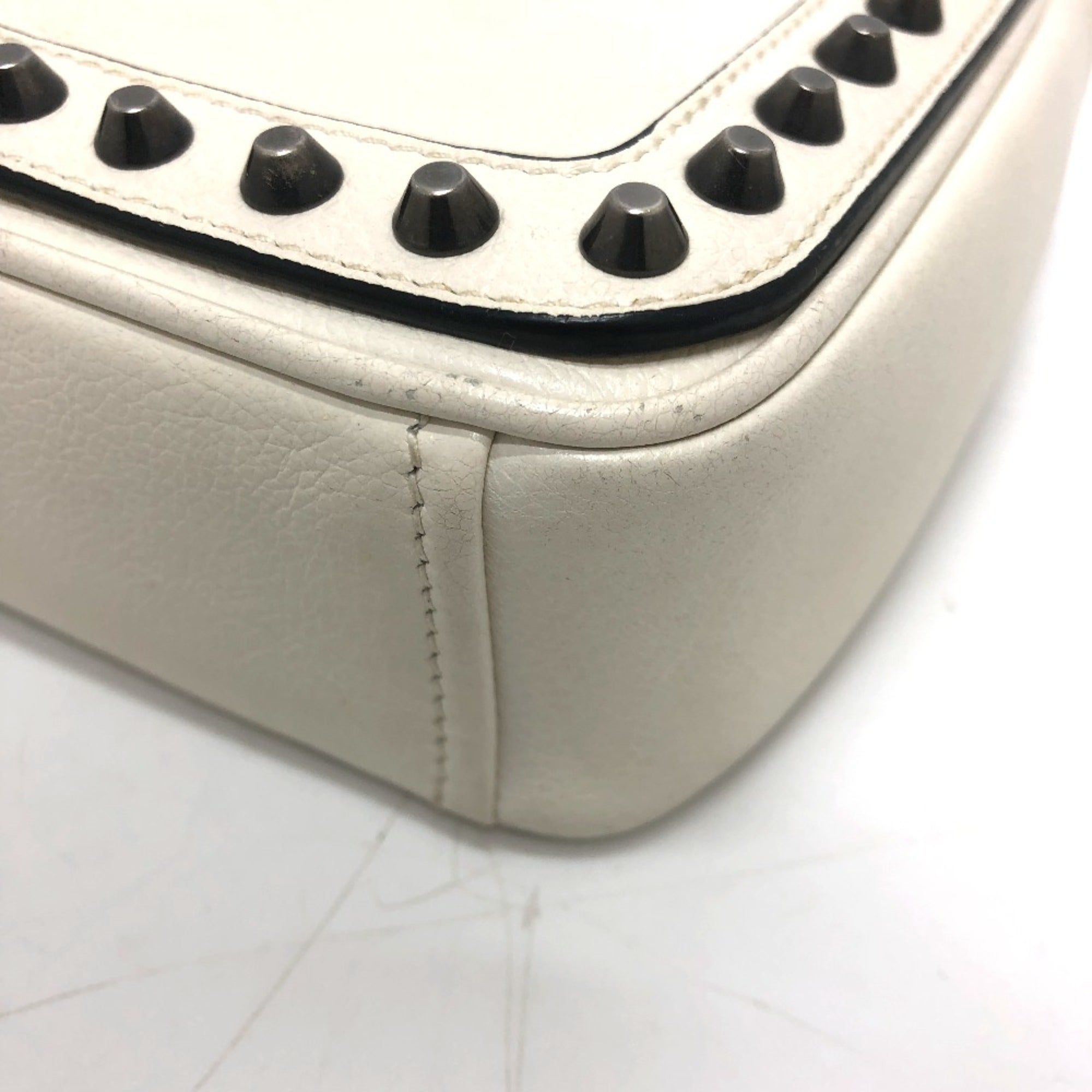 Prada White Leather Shoulder Bag (Pre-Owned)