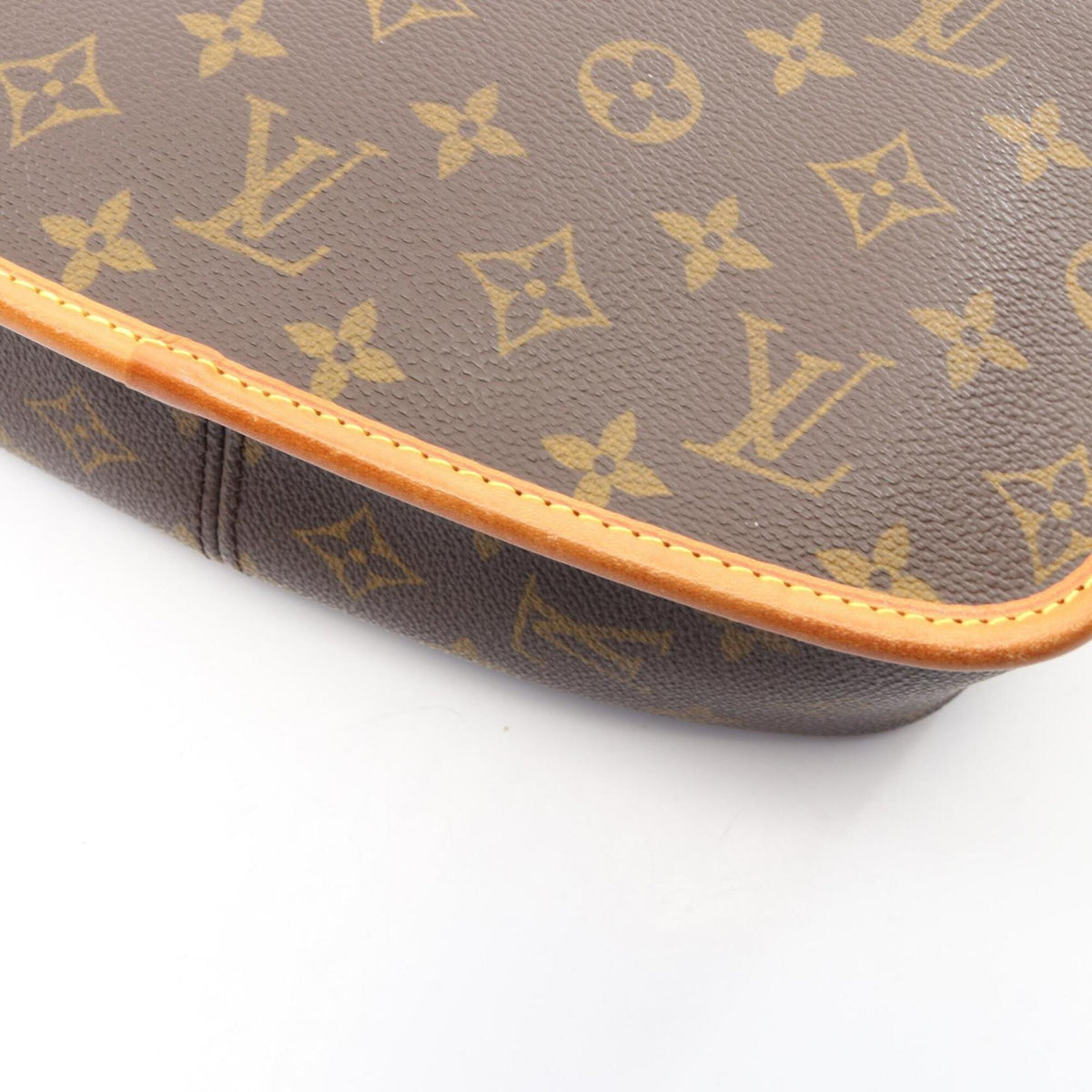 Louis Vuitton Brown Coated Canvas Leather Handbag Shoulder Bag (Pre-Owned)