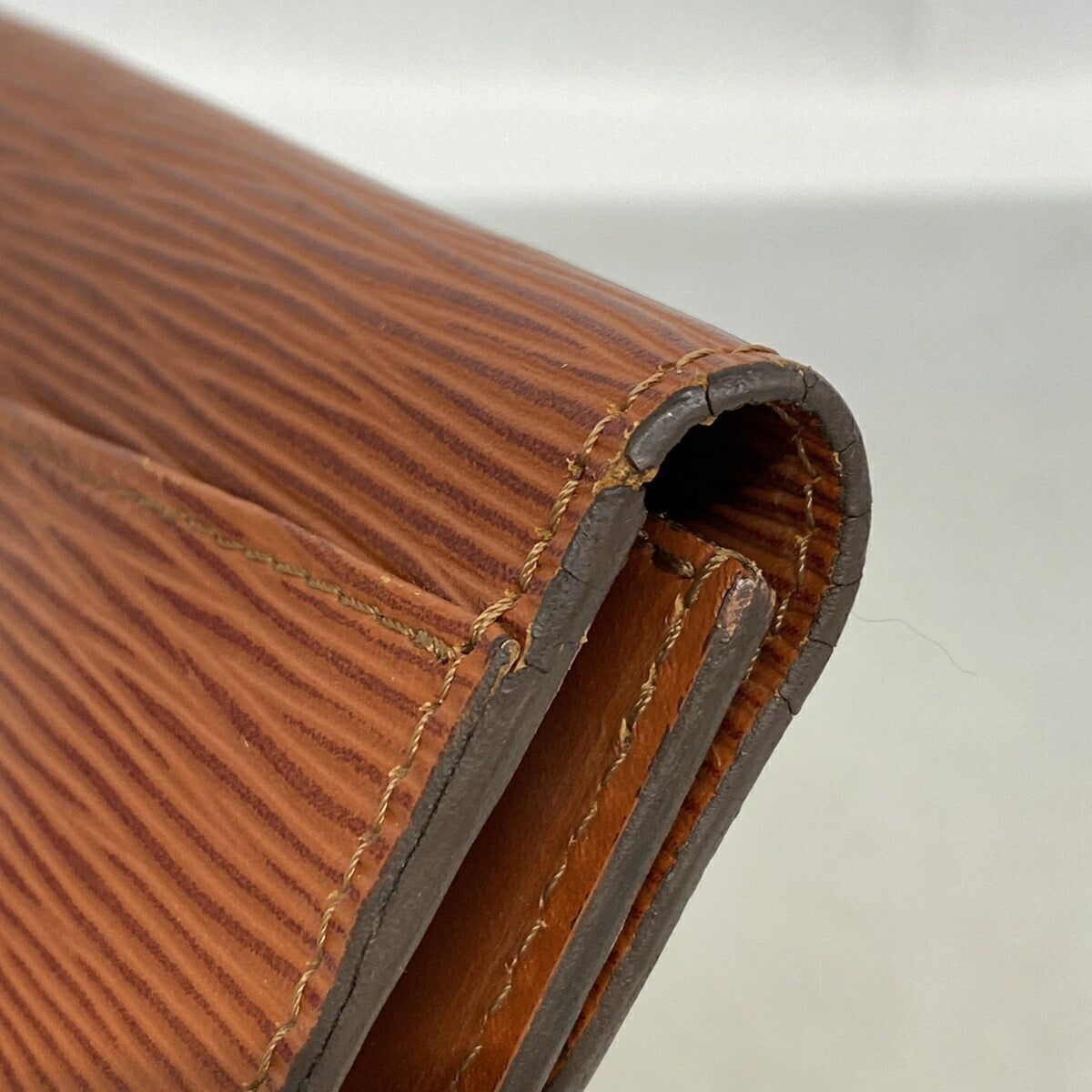 Louis Vuitton Kenyan Brown Clutch Bag (Pre-Owned)