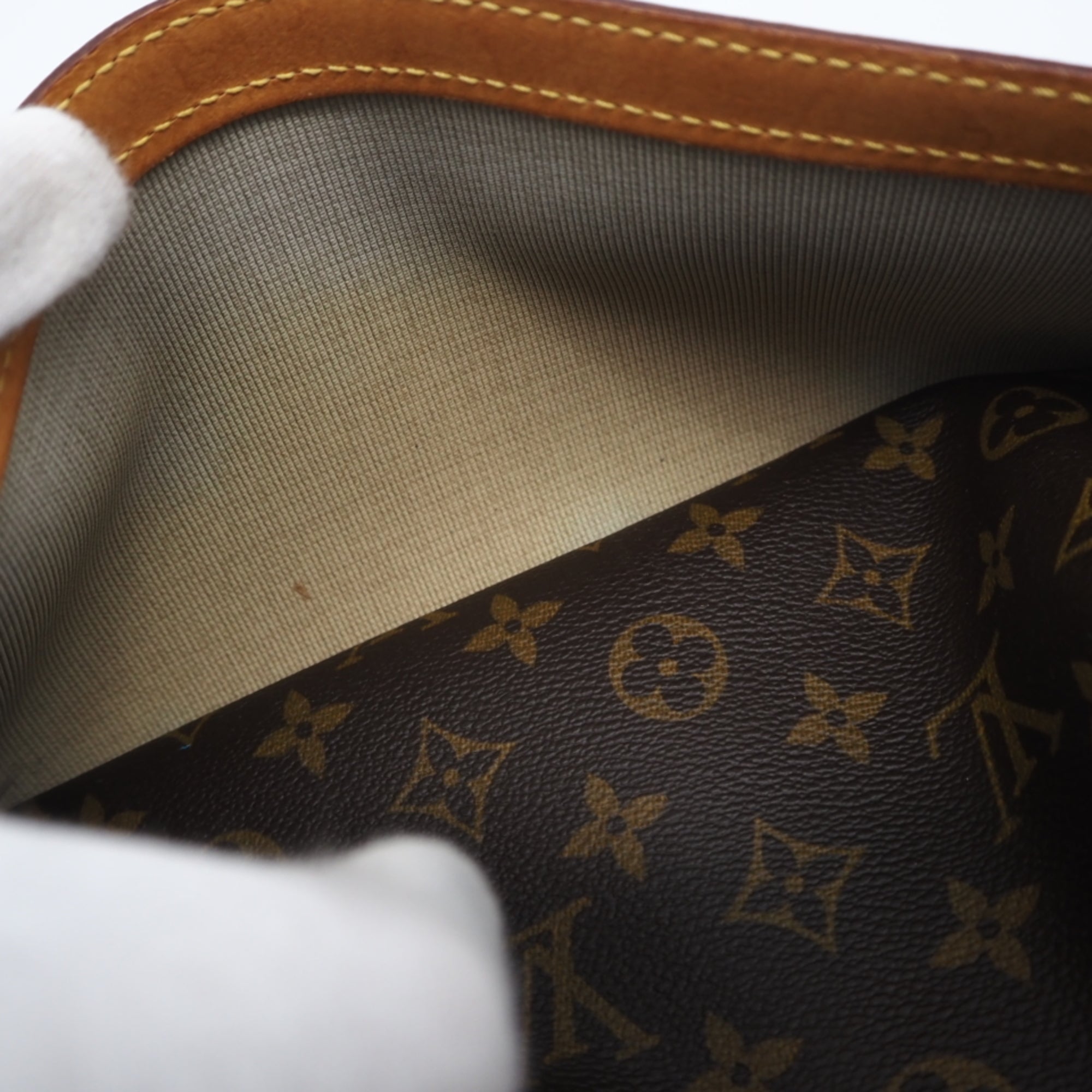 Louis Vuitton Brown Coated Canvas Leather Shoulder Bag (Pre-Owned)
