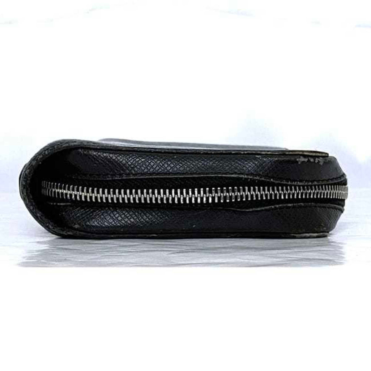 Louis Vuitton Ardoise Black Taiga Leather Long Wallet (Bi-Fold) (Pre-Owned)