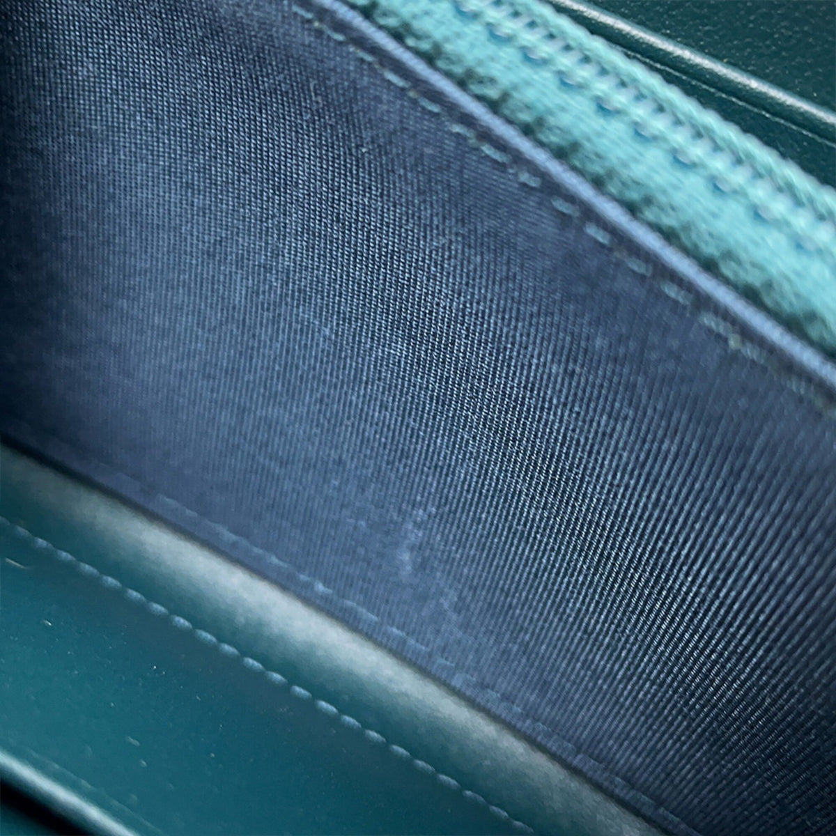 Chanel Dark Green Leather Long Wallet (Bi-Fold) (Pre-Owned)