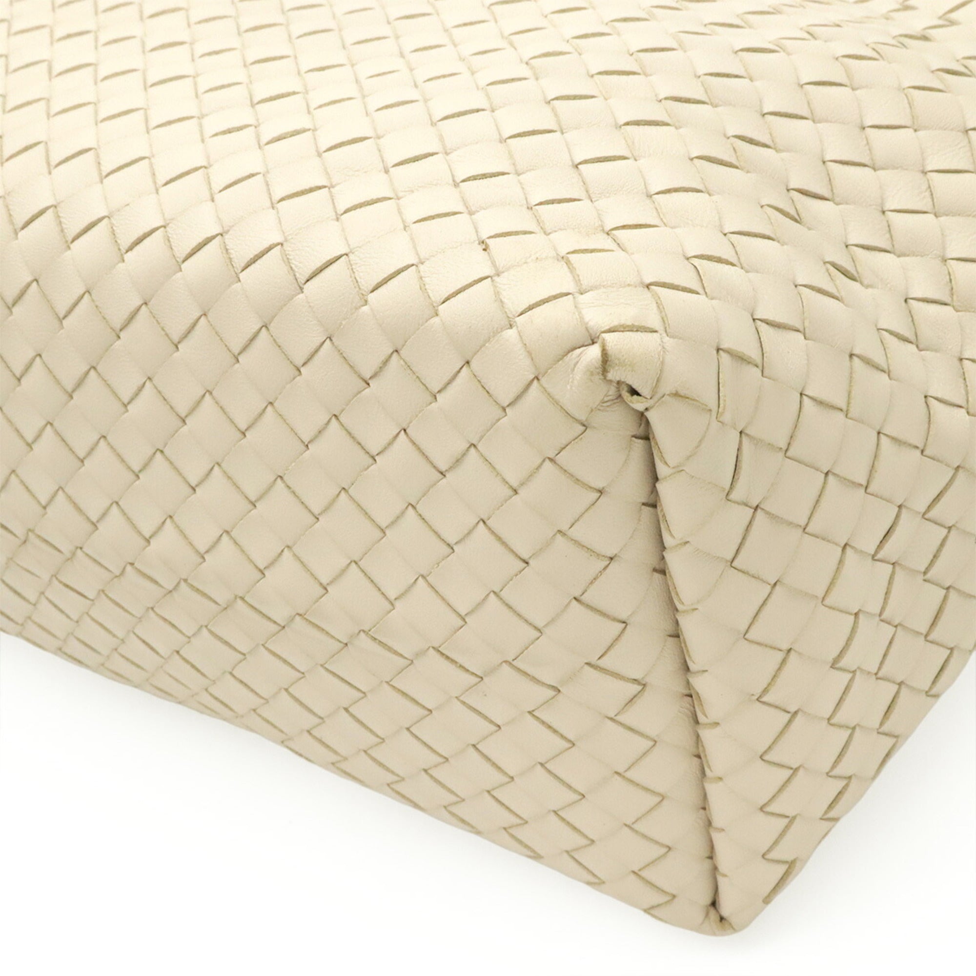 Bottega Veneta Ivory Intrecciato Shoulder Bag Tote Bag (Pre-Owned)